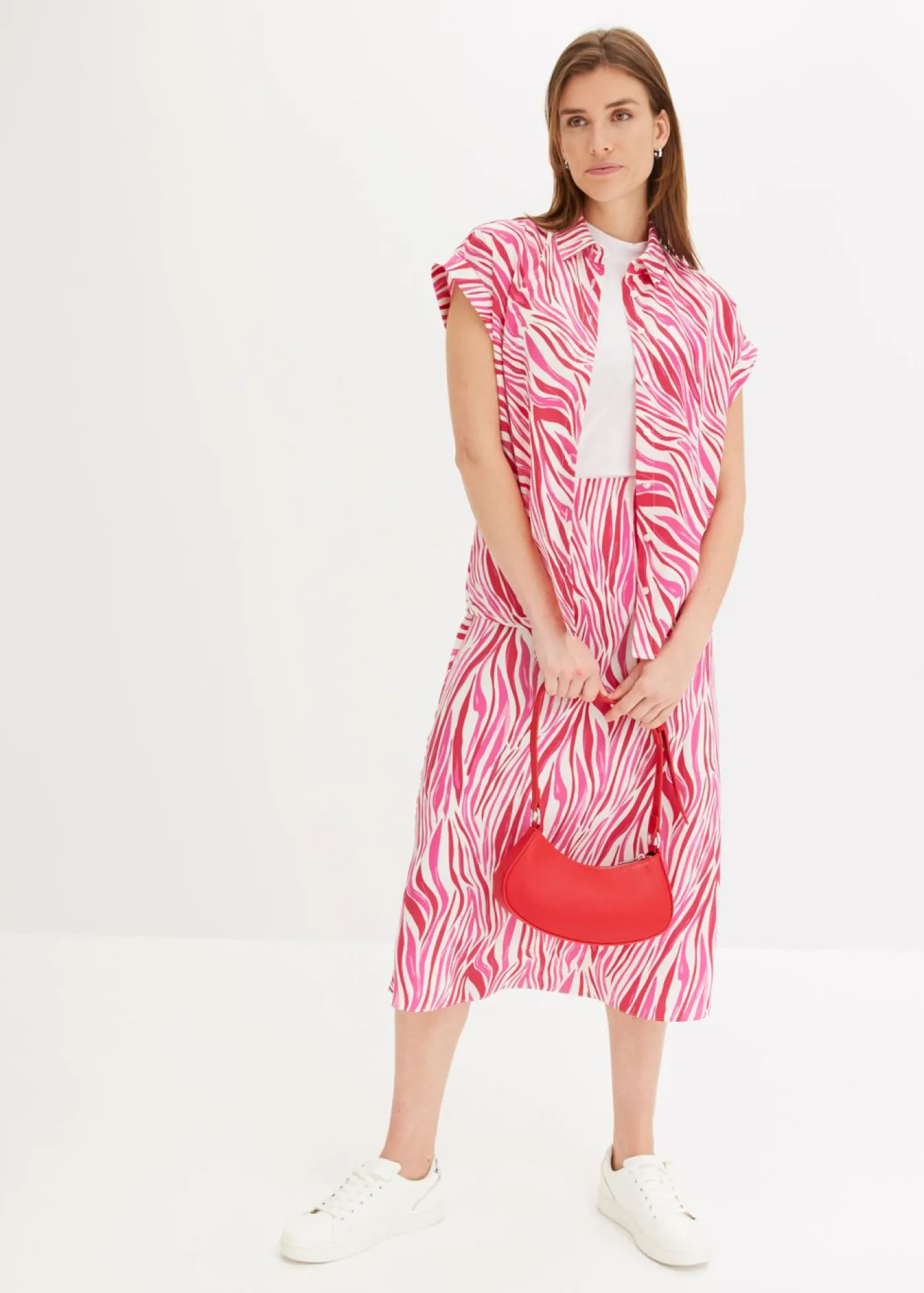 bonprix bonprix Blusa de satén fluido crema/rosa con estampado gráfico Discount