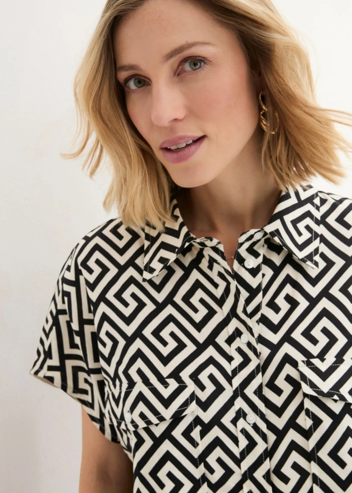 bonprix bonprix Blusa de viscosa fluida negro-crudo Discount