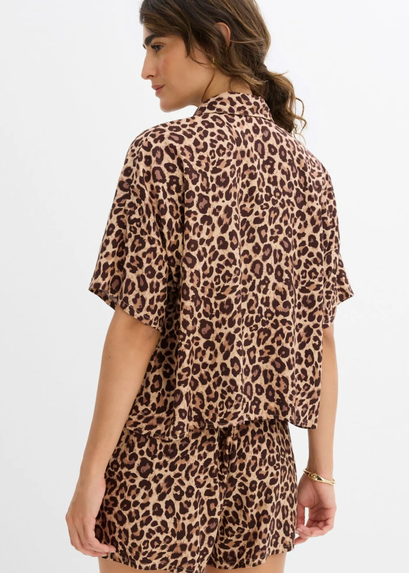 bonprix bonprix Blusa de viscosa fluida estampado leo marrón oscuro Online
