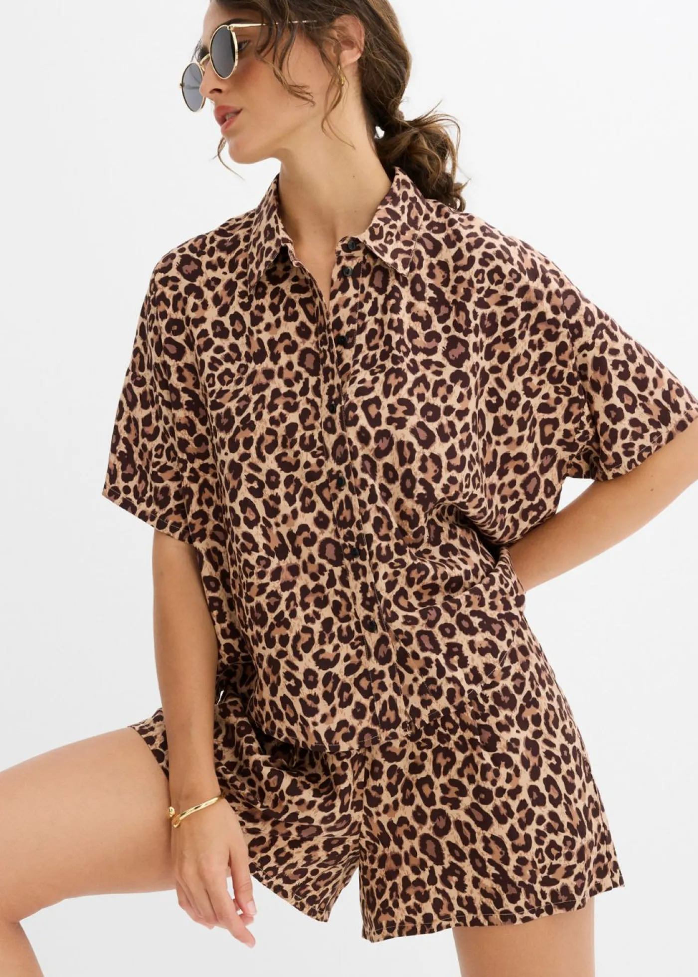 bonprix bonprix Blusa de viscosa fluida estampado leo marrón oscuro Online