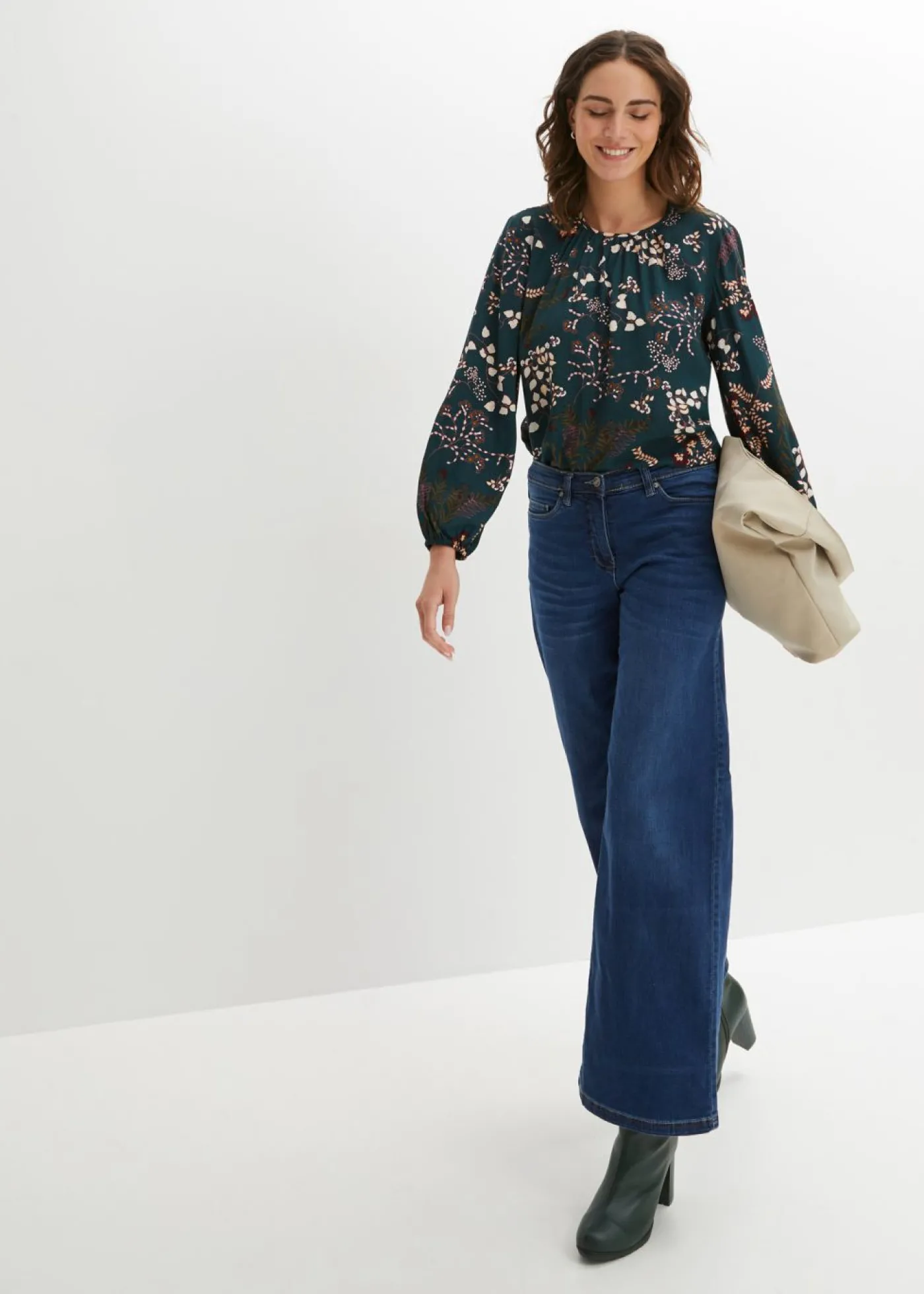 bonprix bonprix Blusa de viscosa sostenible verde intenso con flores