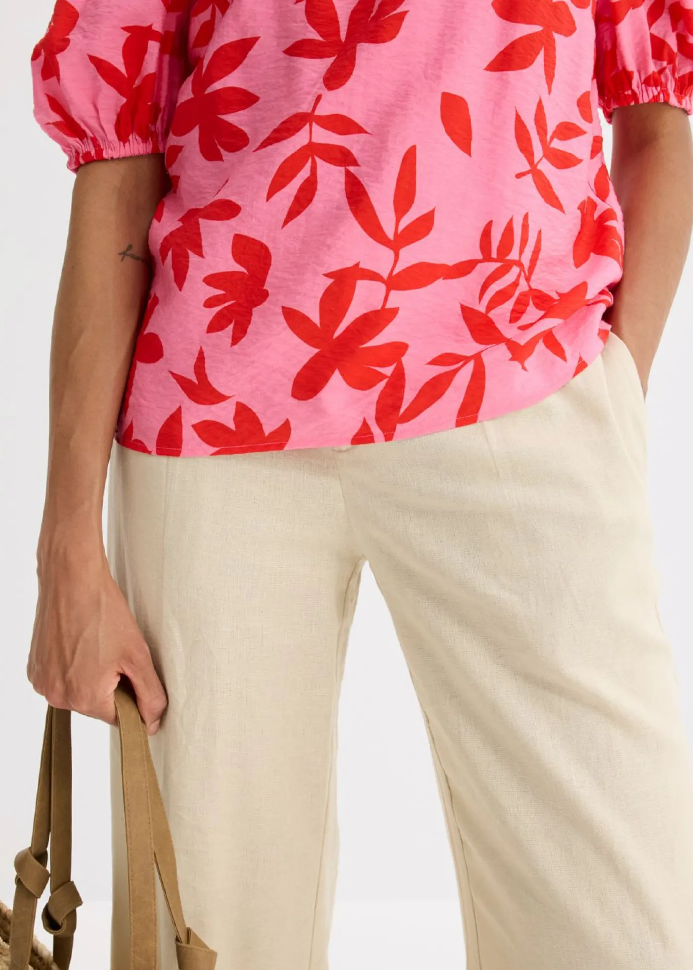 bonprix bonprix Blusa estampada de mezcla de viscosa fina con escote bañera rojo / rosa caliente Hot