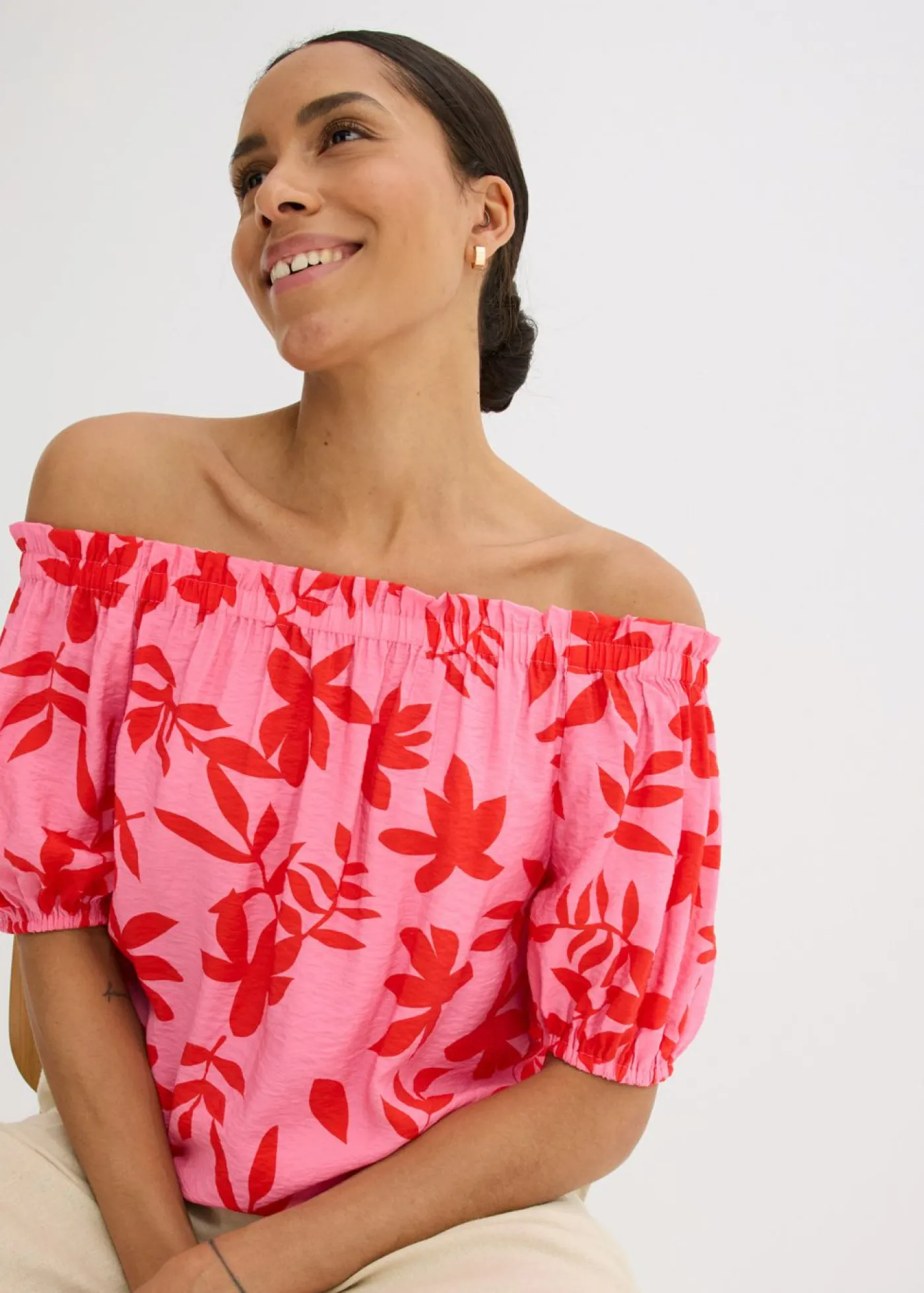 bonprix bonprix Blusa estampada de mezcla de viscosa fina con escote bañera rojo / rosa caliente Hot