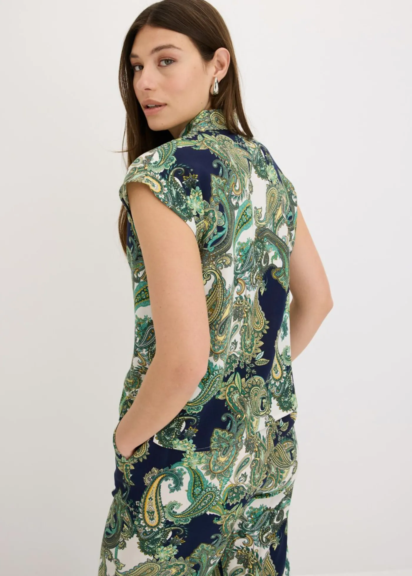 bonprix bonprix Blusa estampada de viscosa fluida azul marino-blanco-verde claro Clearance