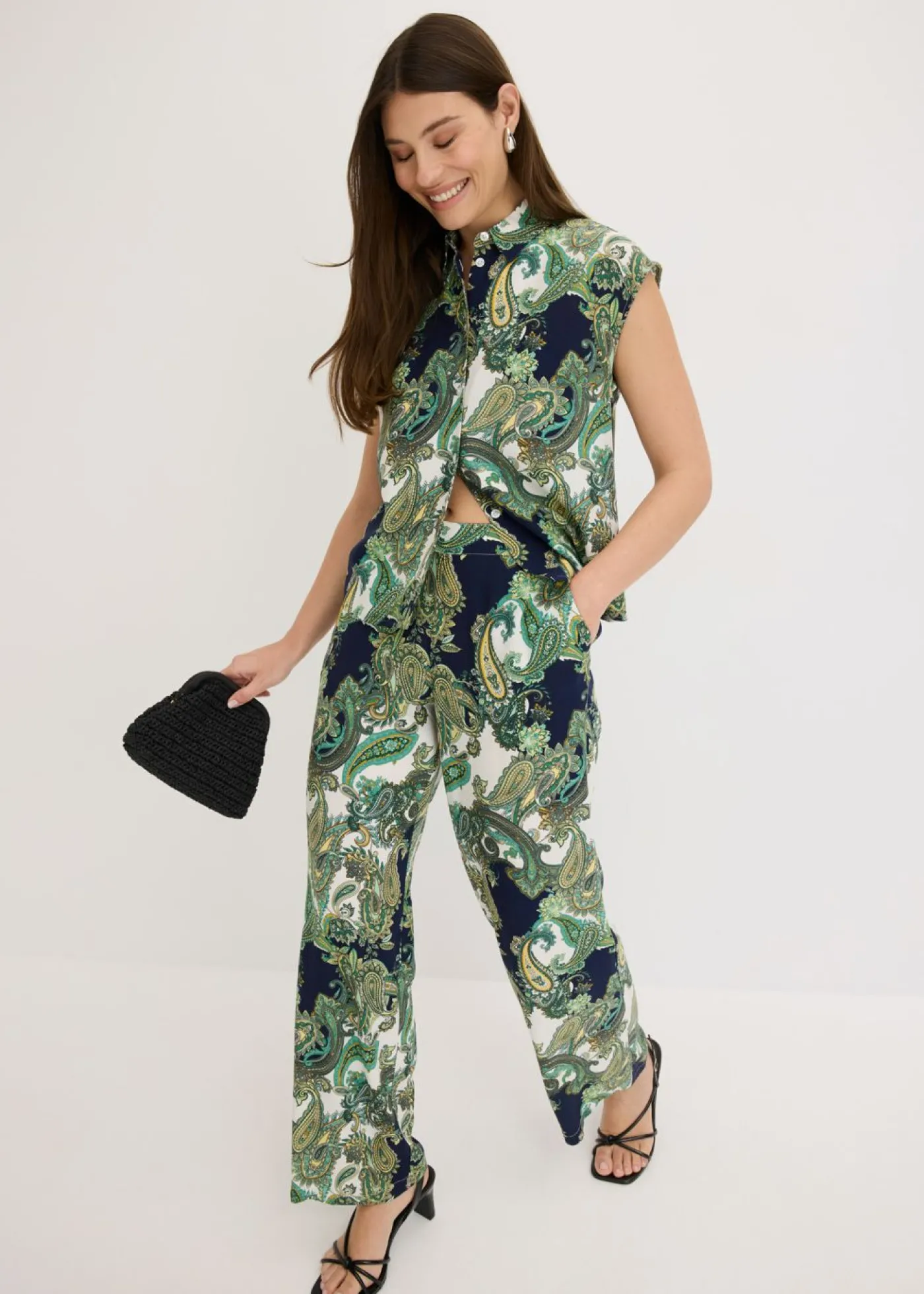 bonprix bonprix Blusa estampada de viscosa fluida azul marino-blanco-verde claro Clearance