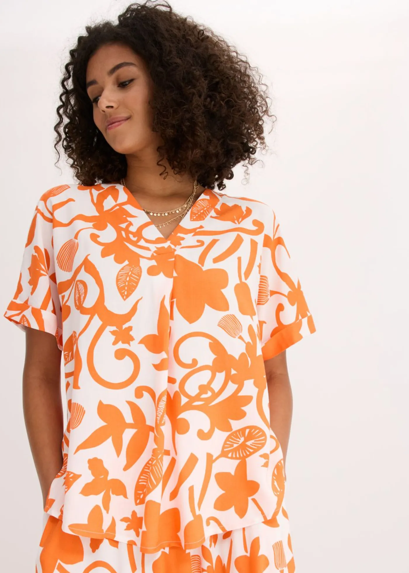 bonprix bonprix Blusa estampada tipo túnica de viscosa fluida blanco lana-mango Online