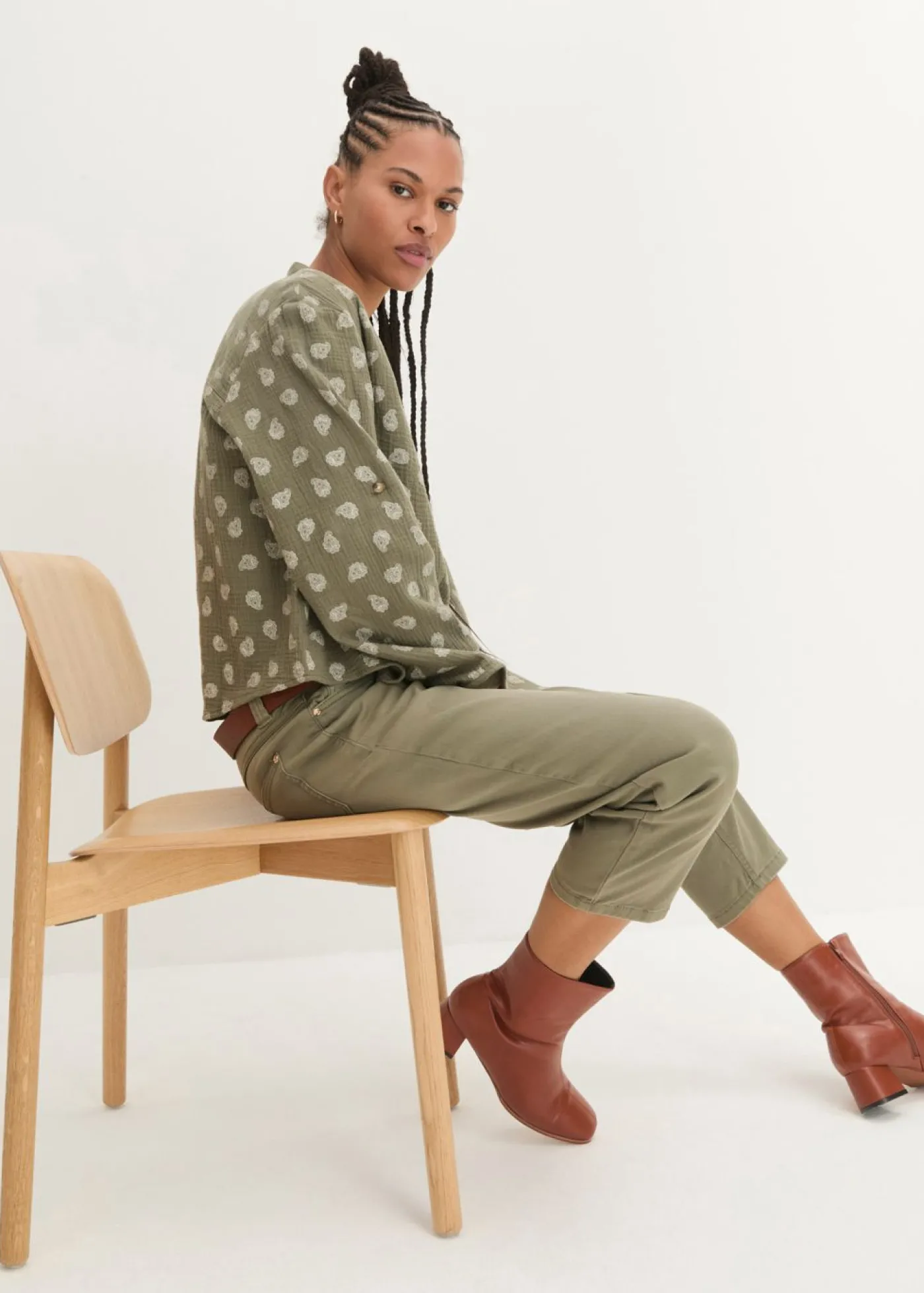 bonprix bonprix Blusa holgada de muselina vaporosa Verde oliva Online