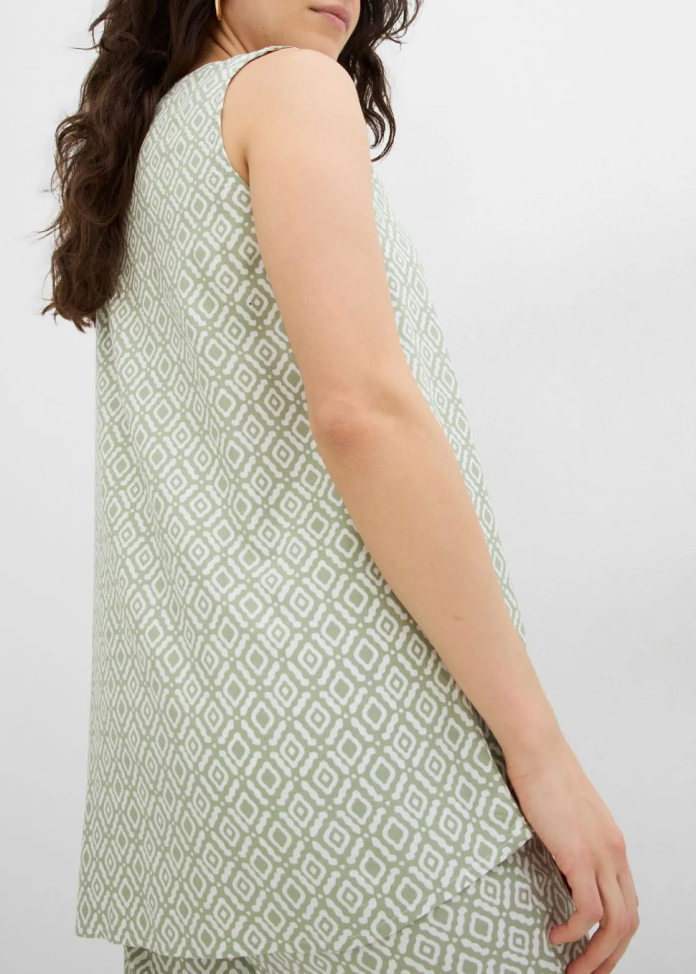 bonprix bonprix Blusa larga de viscosa suave Verde alga/blanco lana estampado Outlet