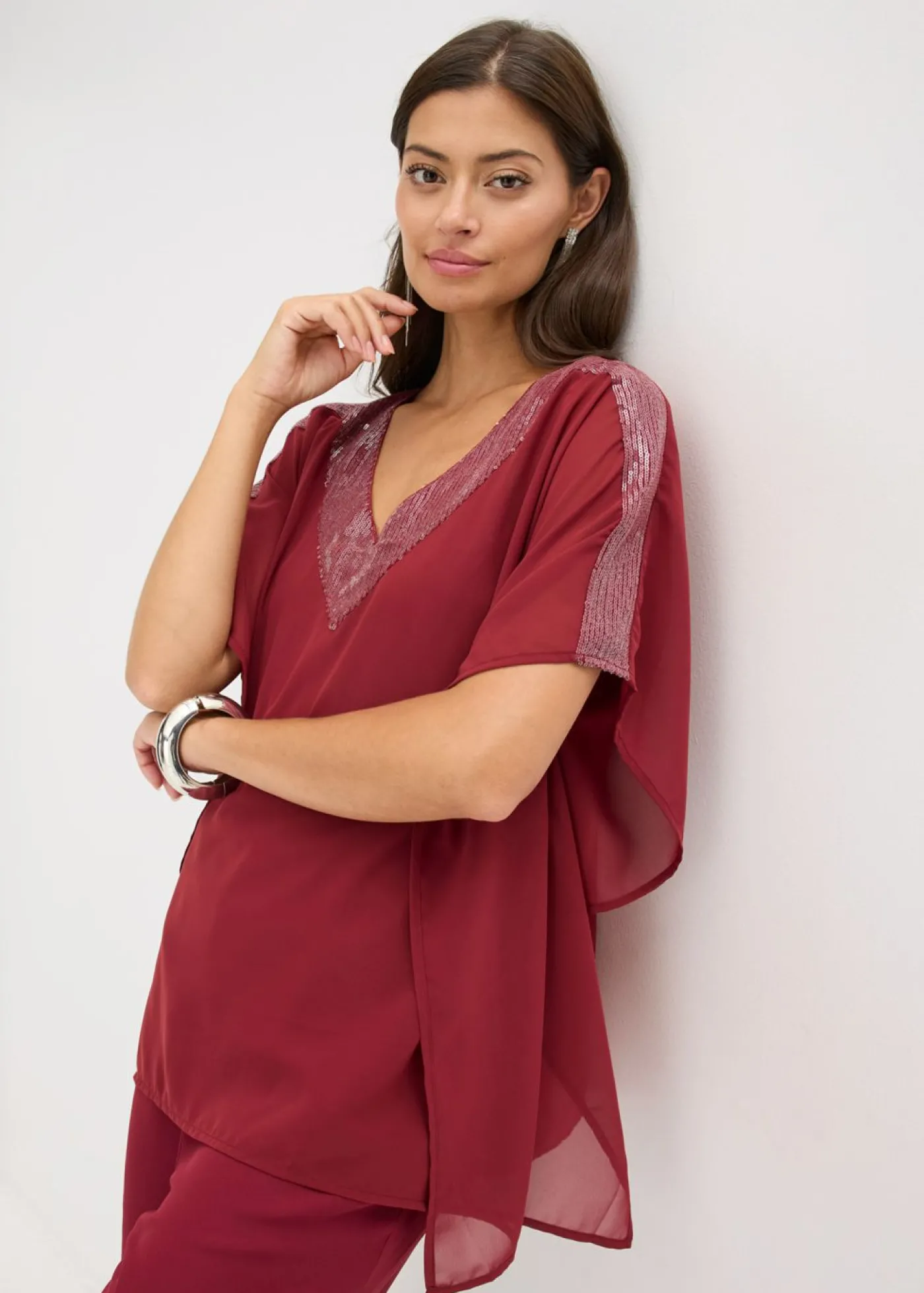 bonprix bonprix Blusa oversize con inserción de lentejuelas Rojo rubí New