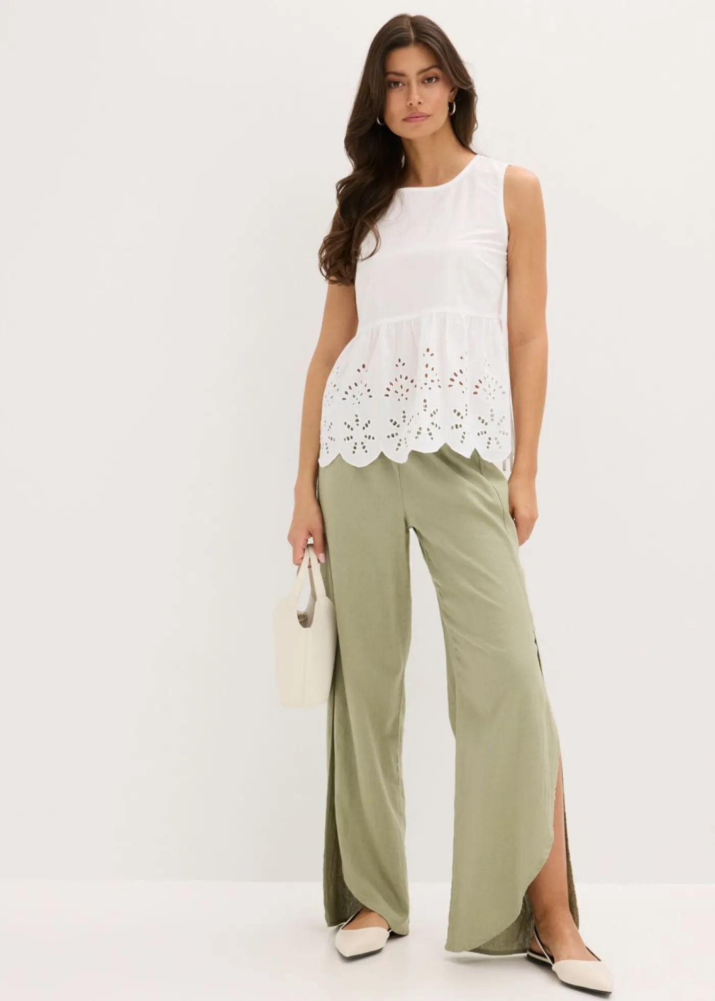 bonprix bonprix Blusa sin mangas con abertura y bordado calado Blanco Best