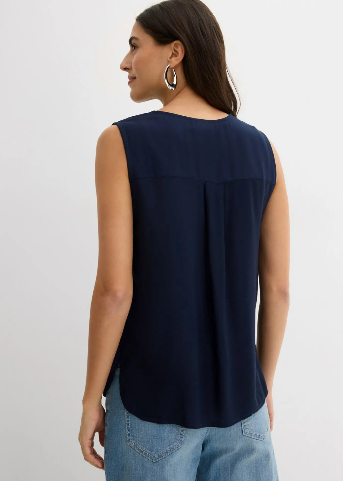 bonprix bonprix Blusa sin mangas de viscosa suave Azul marino Hot