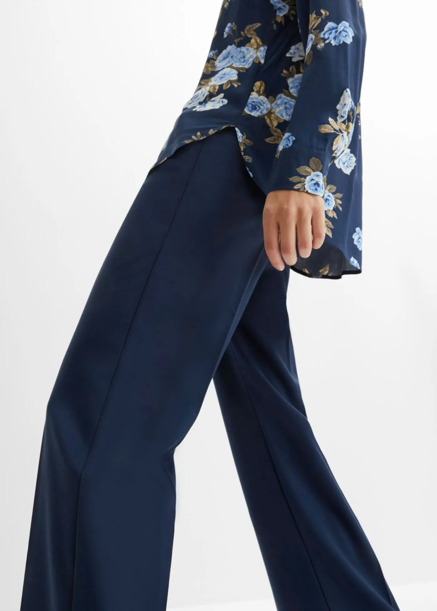 bonprix bonprix Blusa tipo túnica Azul marino-azul de flores Clearance