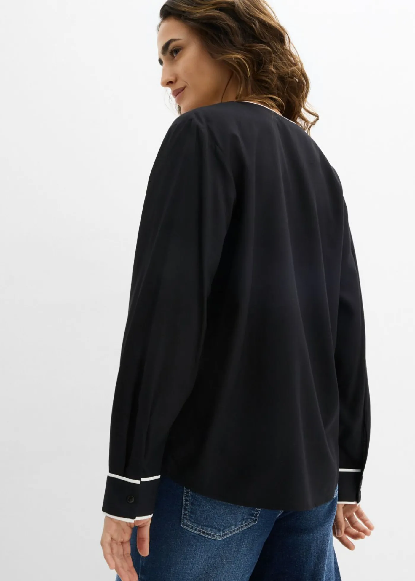 bonprix bonprix Blusa tipo túnica de viscosa fluida Negro-blanco lana