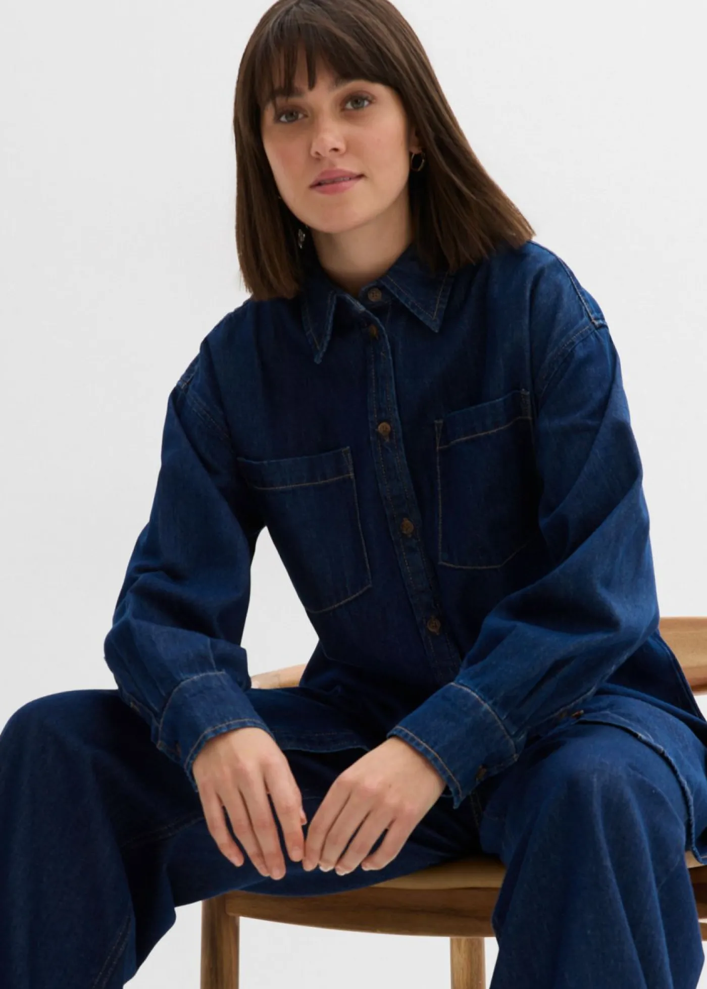 bonprix bonprix Blusa vaquera de tejido vaquero grueso de algodón puro con corte holgado Azul oscuro denim Sale