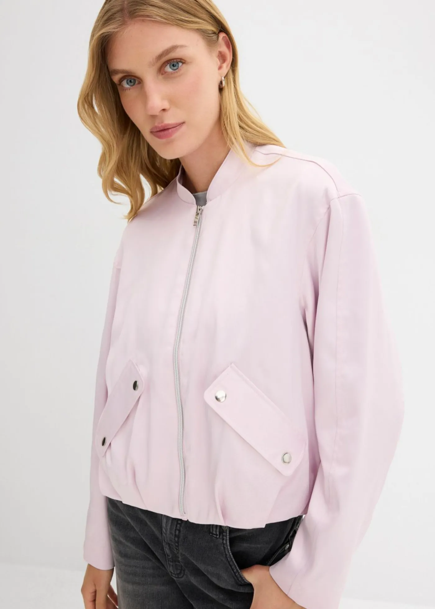 bonprix bonprix Blusón suave de mezcla de viscosa brillante Lila empolvado Clearance