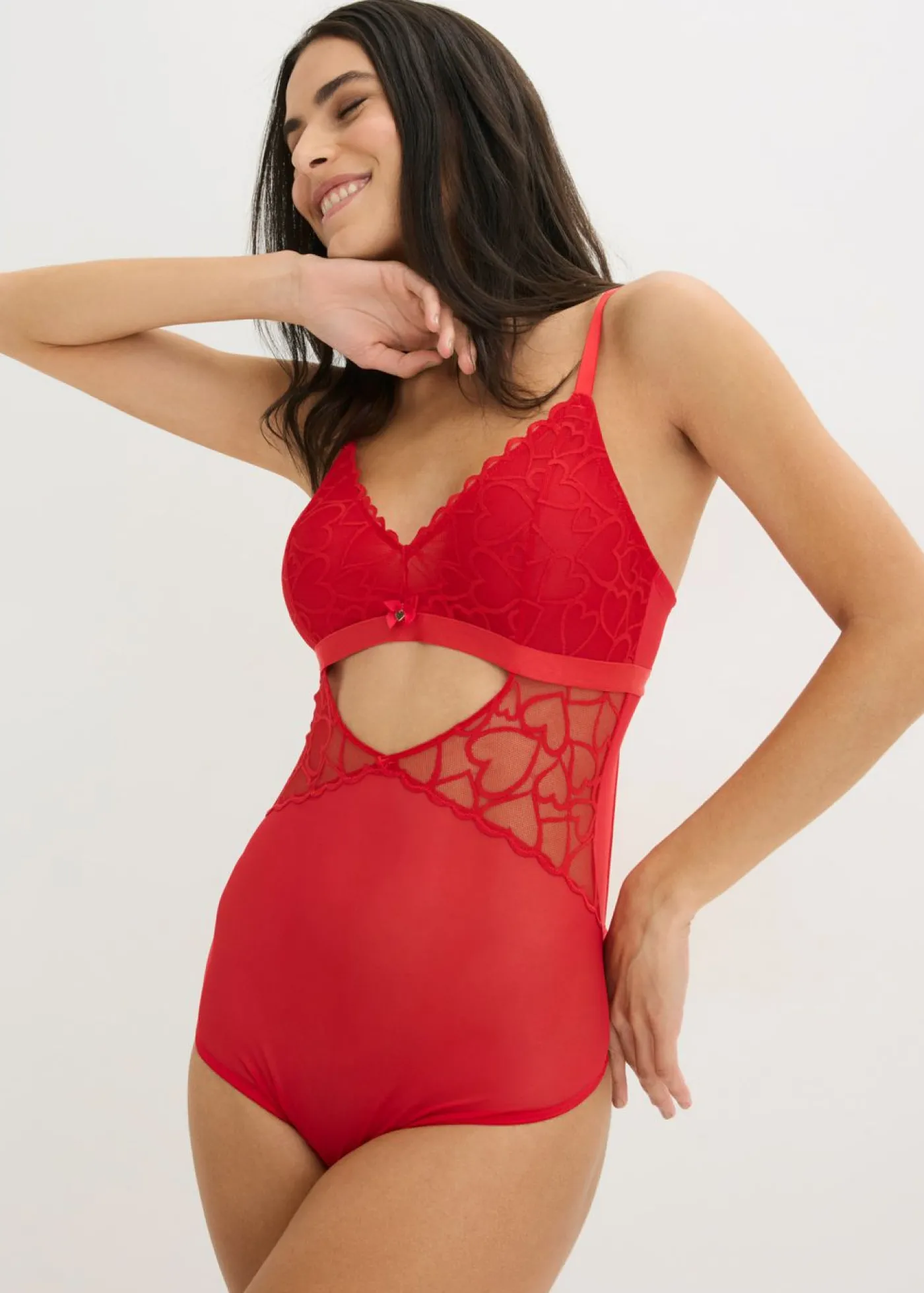 bonprix bonprix Body de tanga con encaje de corazones Rojo salsa Clearance