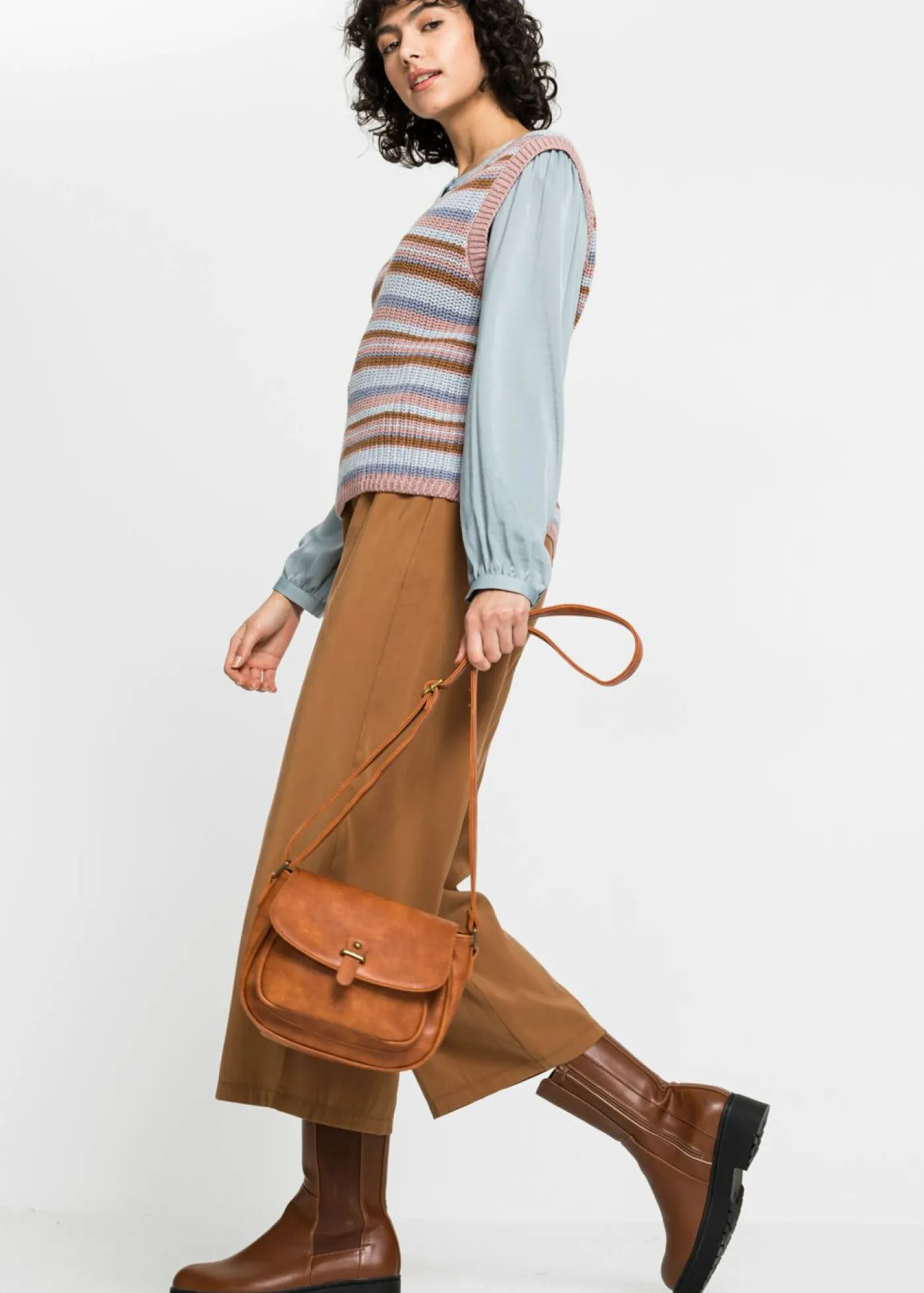 bonprix bonprix Bolso bandolera pequeño con detalle de hebilla Coñac Outlet
