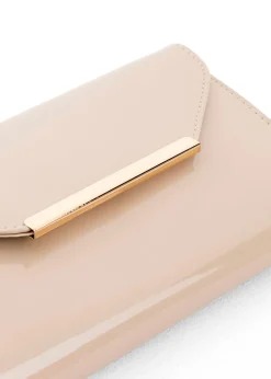 bonprix bonprix Bolso clutch con look lacado Beige tiza Outlet