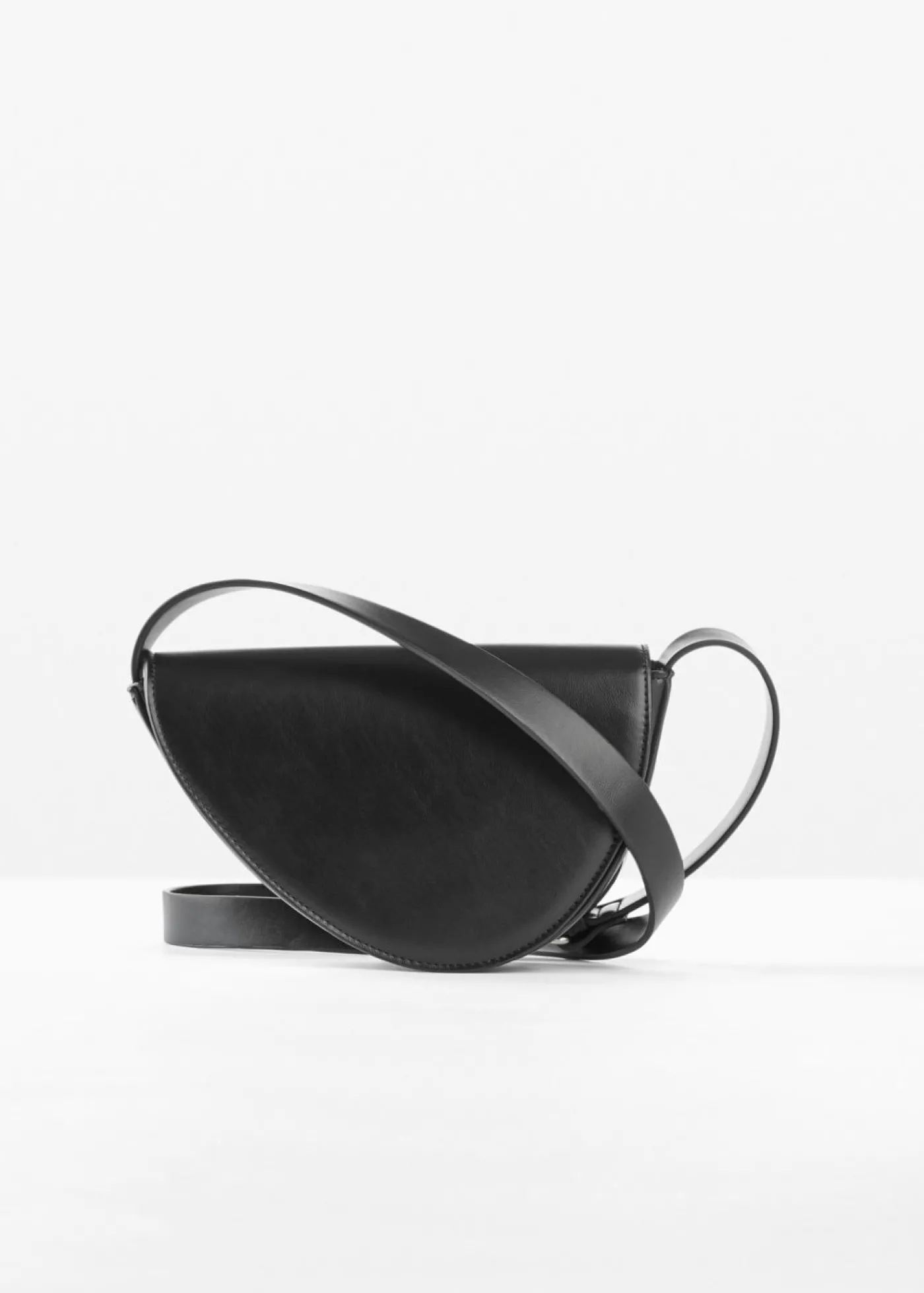 bonprix bonprix Bolso de estilo bandolera con aspecto asimétrico Negro Online