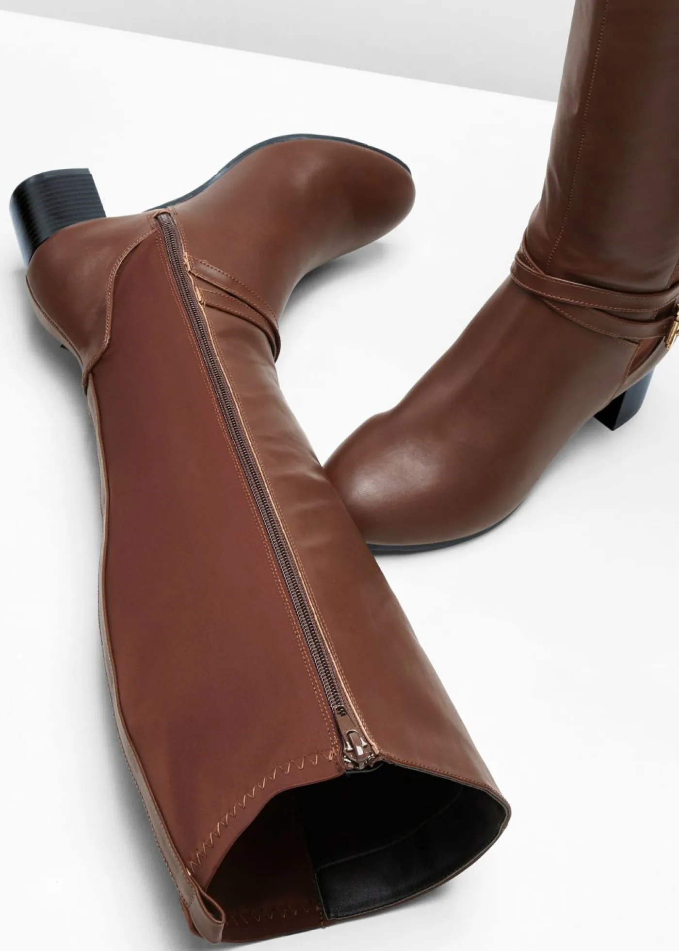 bonprix bonprix Botas Marrón oscuro Online