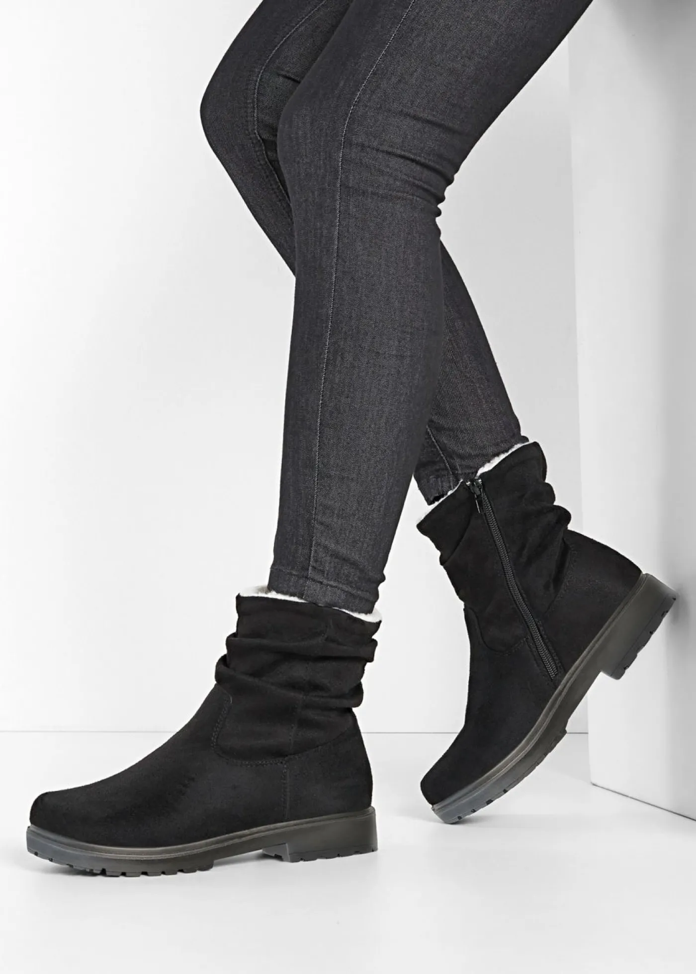 bonprix bonprix Botas con fruncido Negro Discount