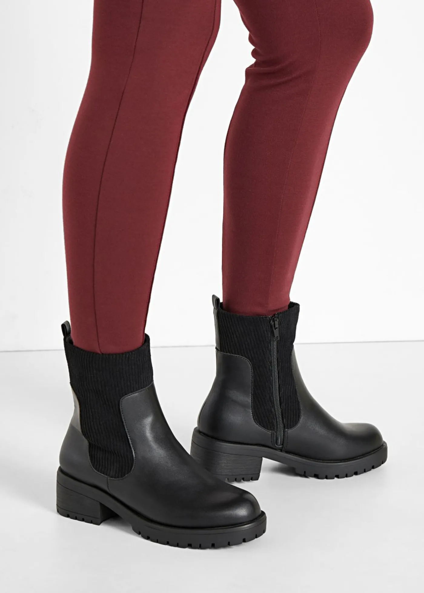 bonprix bonprix Botas con inserto de pana Negro Sale