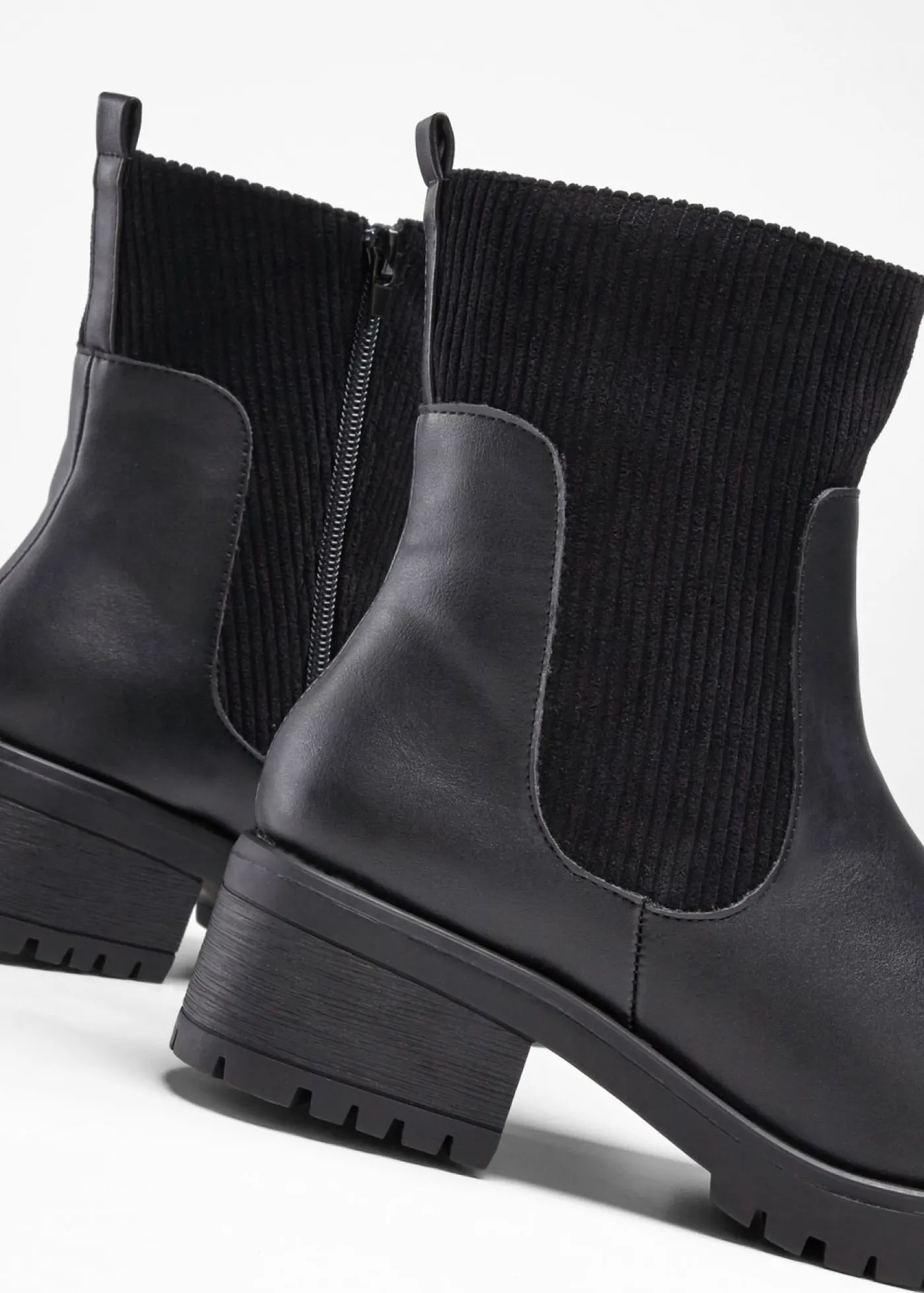bonprix bonprix Botas con inserto de pana Negro Sale