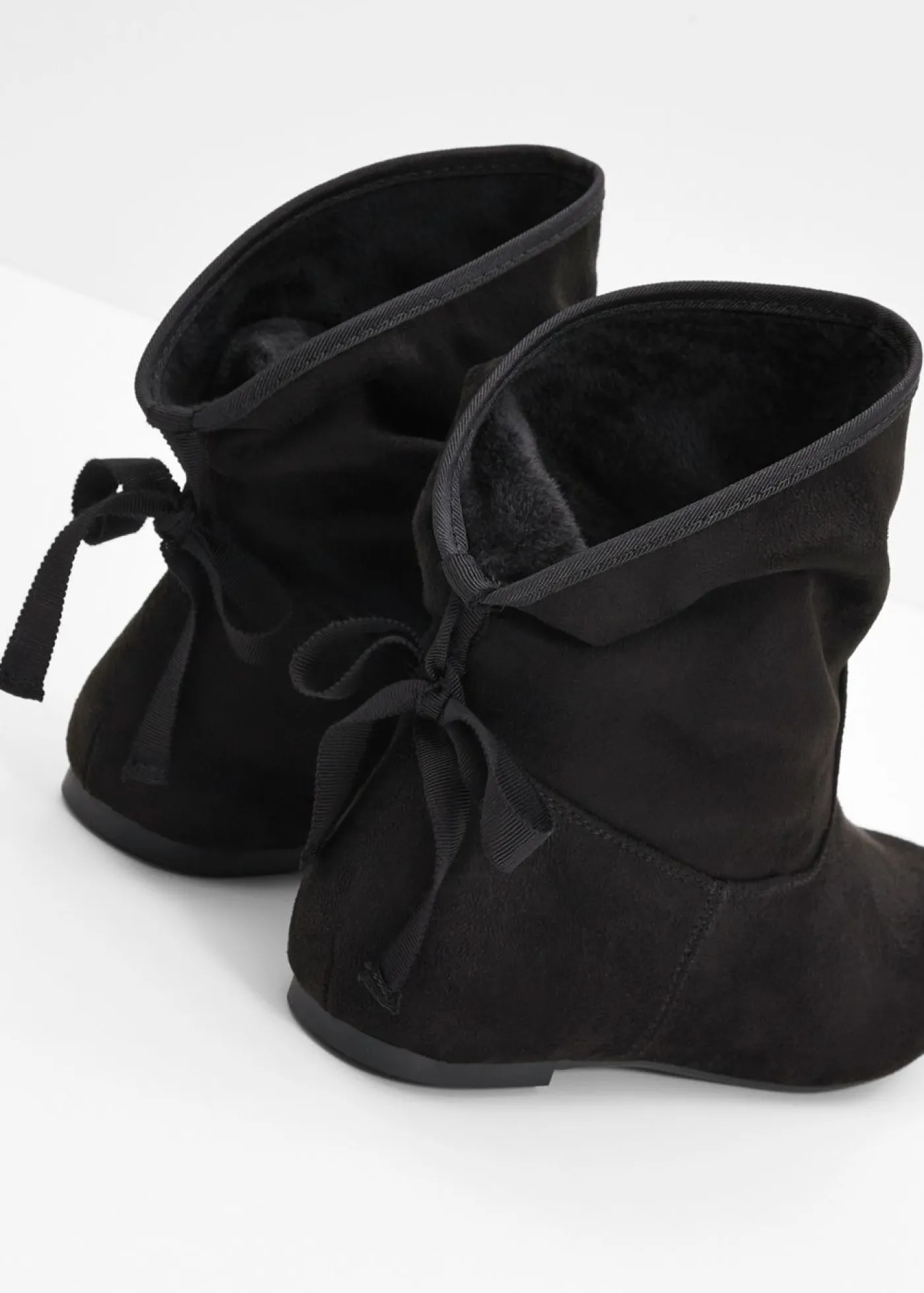bonprix bonprix Botas con lazo Negro Outlet