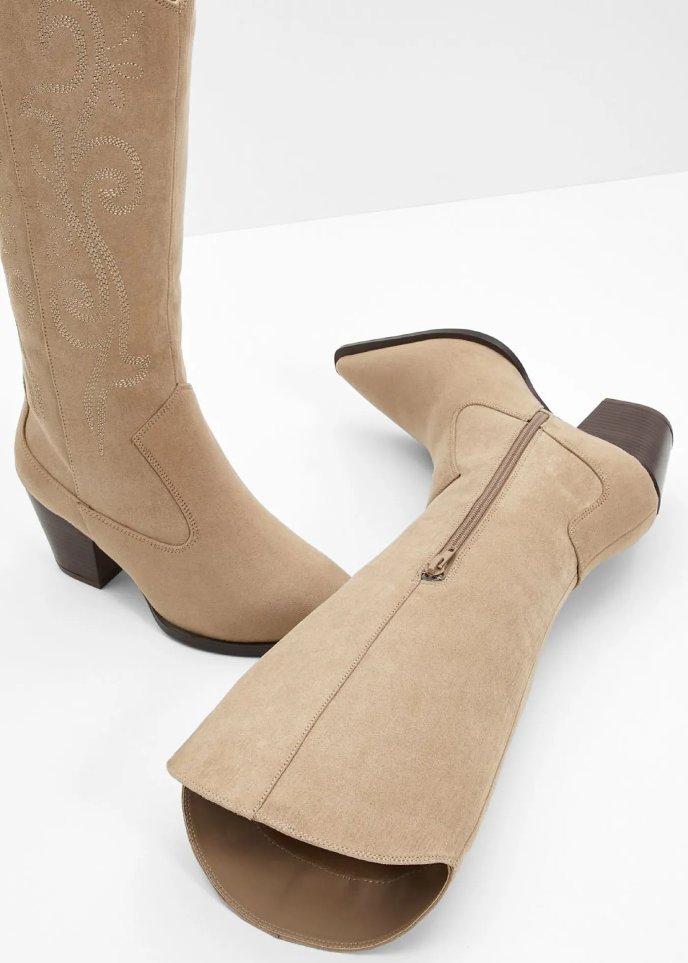 bonprix bonprix Botas estilo cowboy con bordados Beige Hot