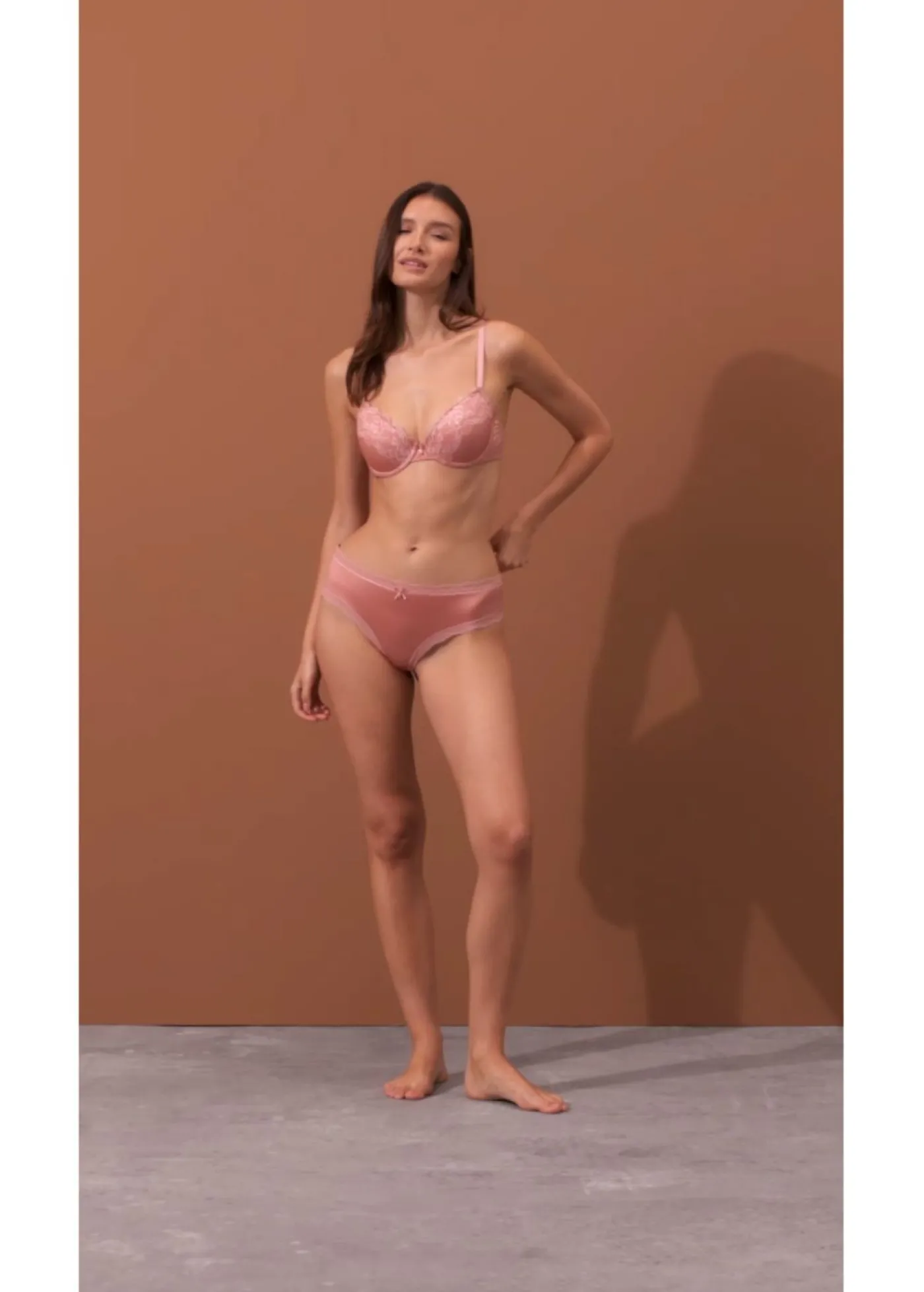 bonprix bonprix Braga brasileña con efecto brillante (3 unidades) pizarra+rosa vintage+blanco Sale