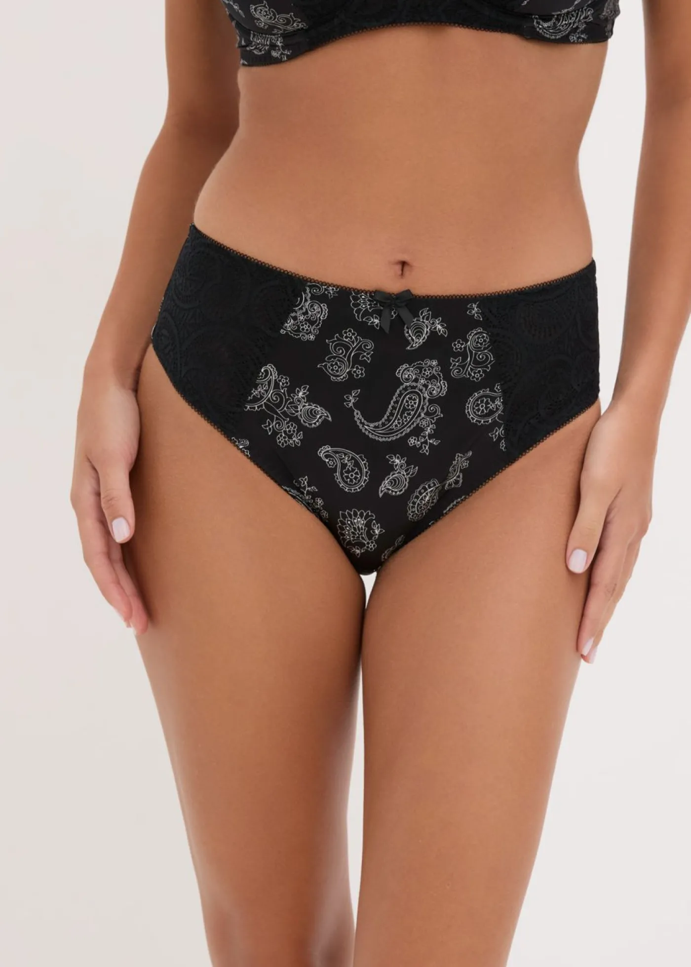 bonprix bonprix Braga con encaje delicado (2 unidades) Negro con patrón Paisley Hot