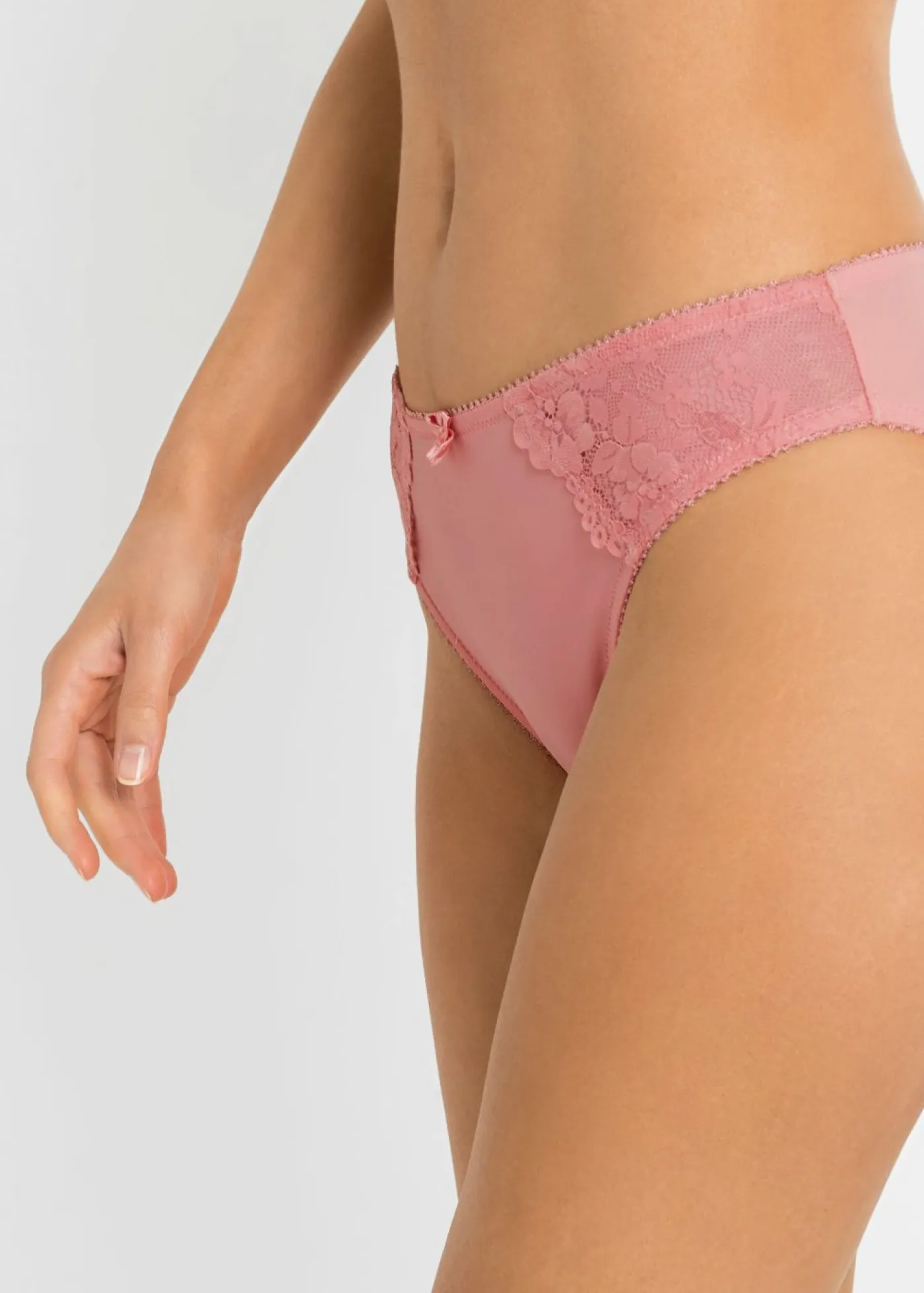 bonprix bonprix Braga con encaje delicado (2 unidades) Rojo ruibarbo/coral claro New