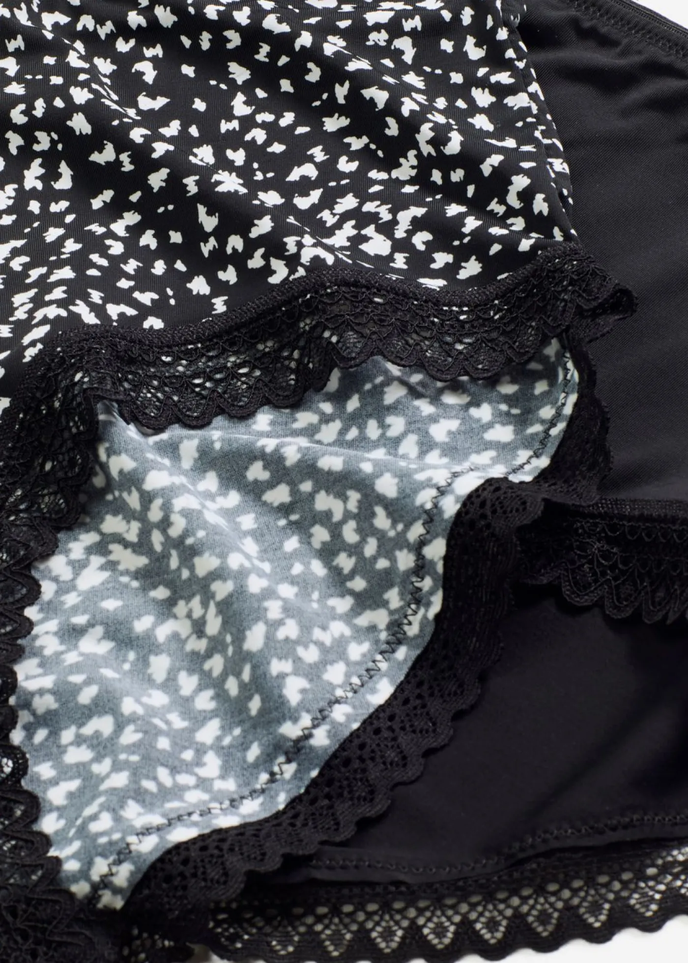 bonprix bonprix Braga con encaje (4 unidades) Negro con flores Clearance