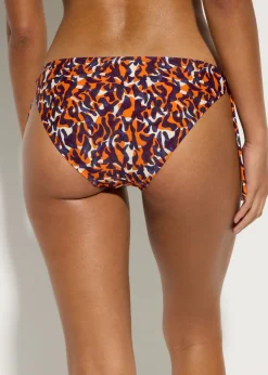 bonprix bonprix Braga de bikini con detalle de cordón estampado leo púrpura-marrón claro Hot