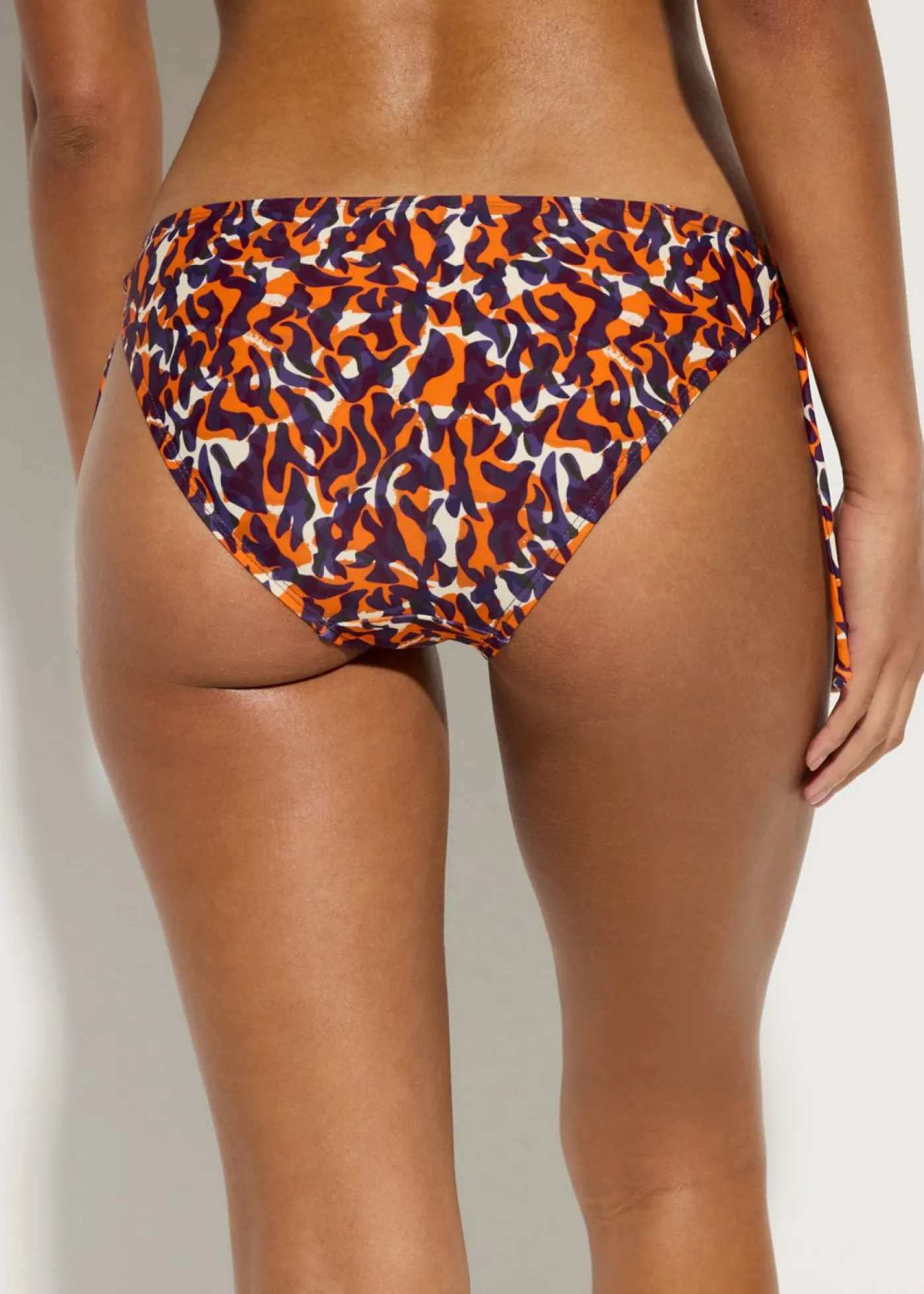 bonprix bonprix Braga de bikini con detalle de cordón estampado leo púrpura-marrón claro Hot