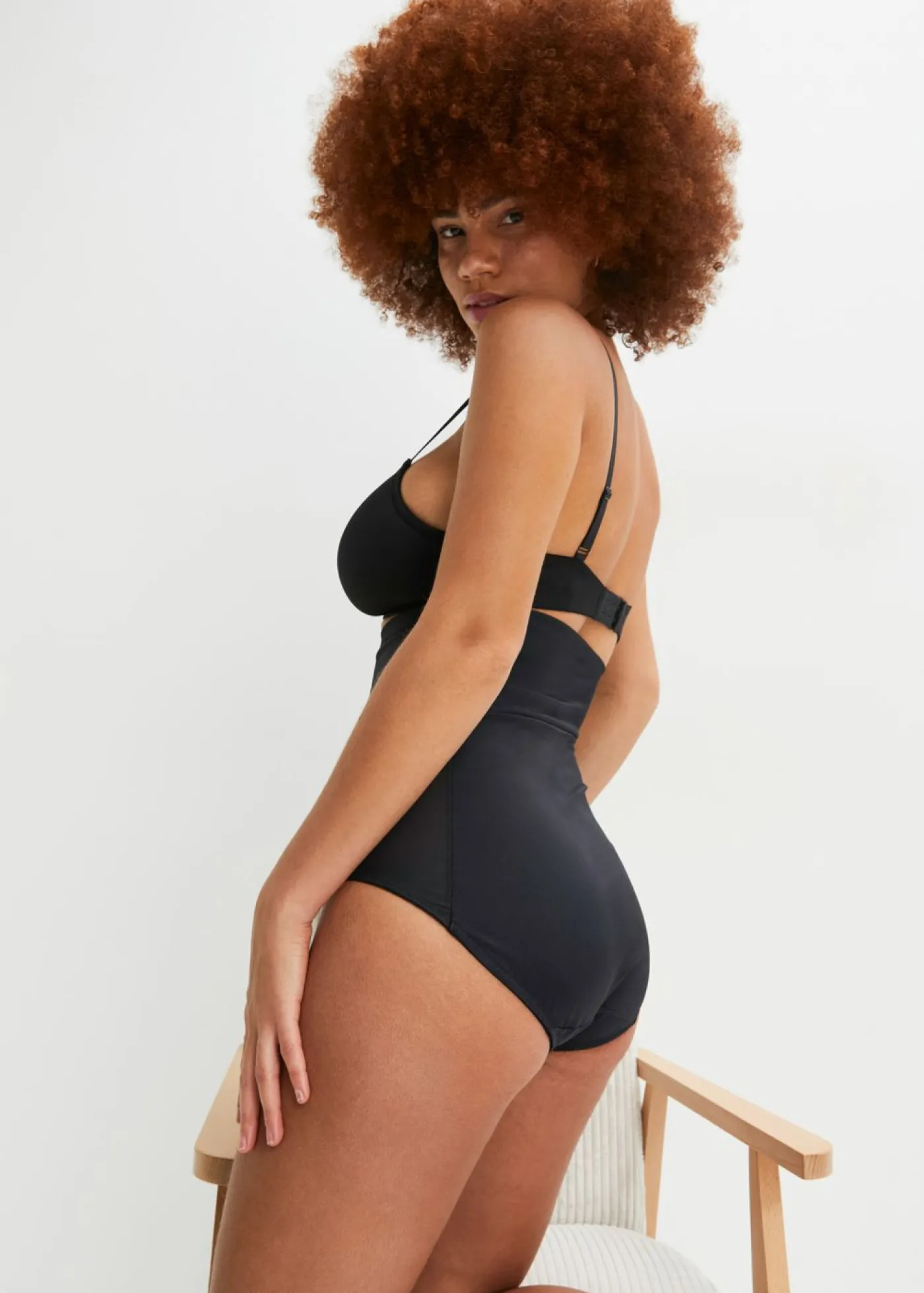 bonprix bonprix Braga moldeadora con un gran efecto moldeador Negro Hot