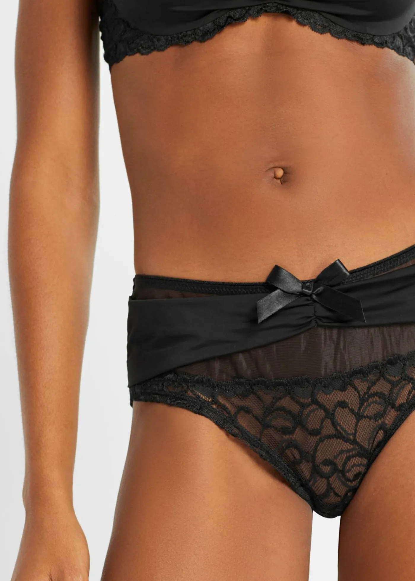 bonprix bonprix Braguita con poliamida reciclada Negro Clearance