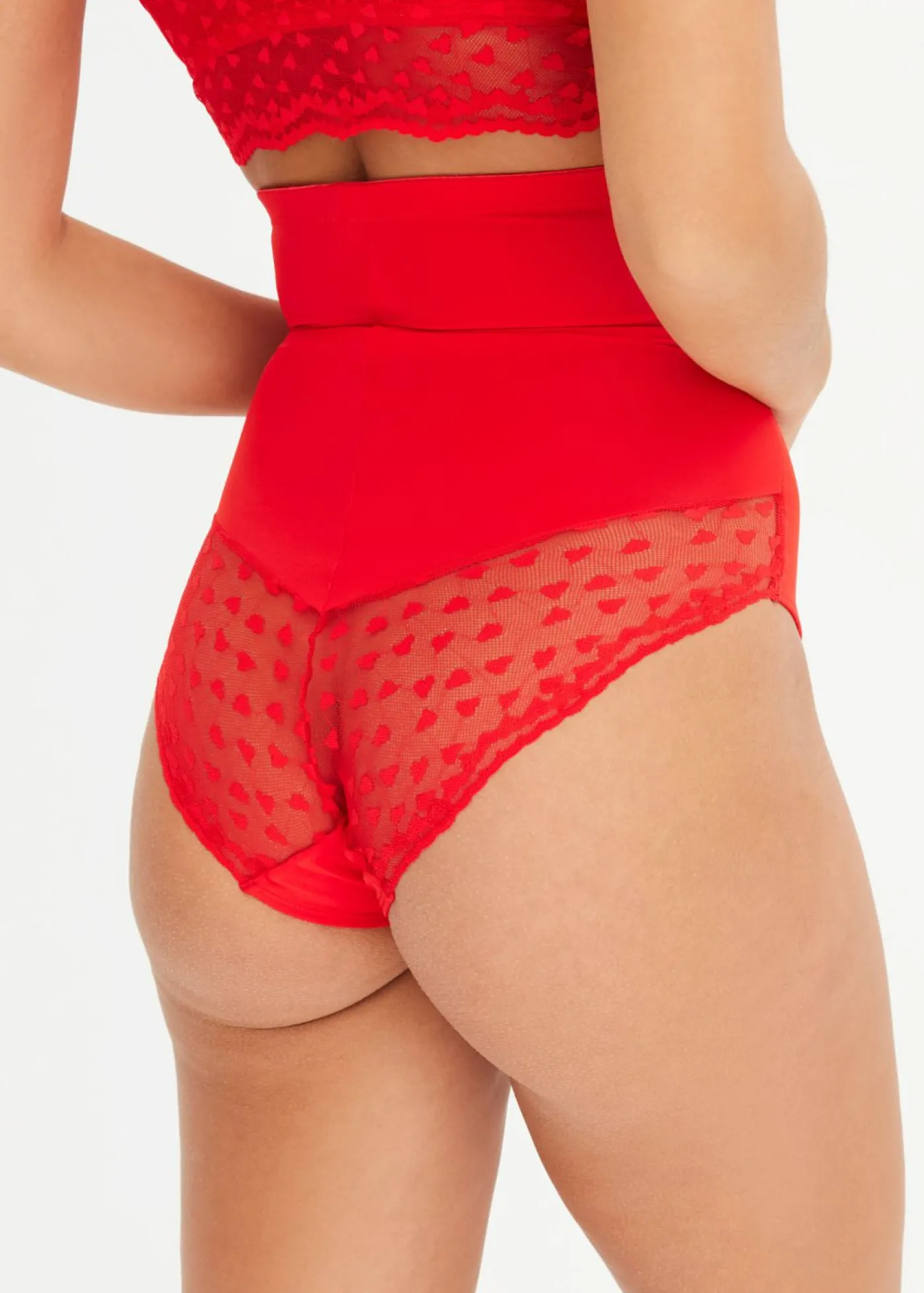bonprix bonprix Braguita moldeadora de talle alto con encaje de corazones y gran efecto moldeador fresa Outlet