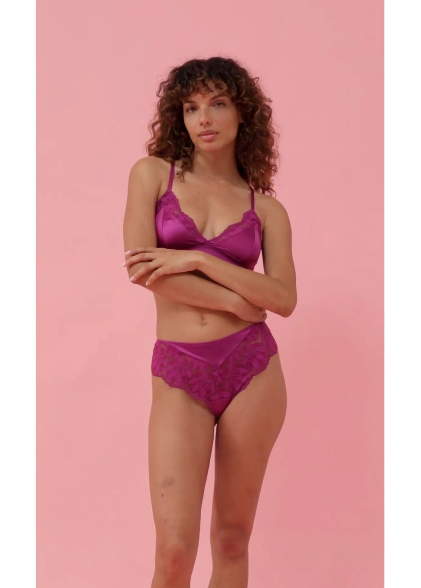 bonprix bonprix Bralette de material brillante Fucsia oscuro Best