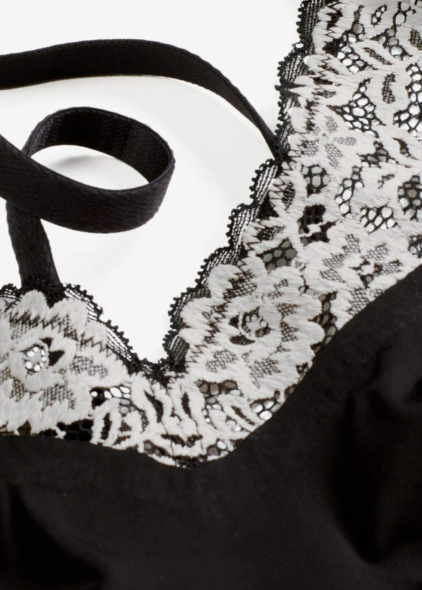 bonprix bonprix Bralette Feel Comfort con corte láser Negro-blanco lana Hot