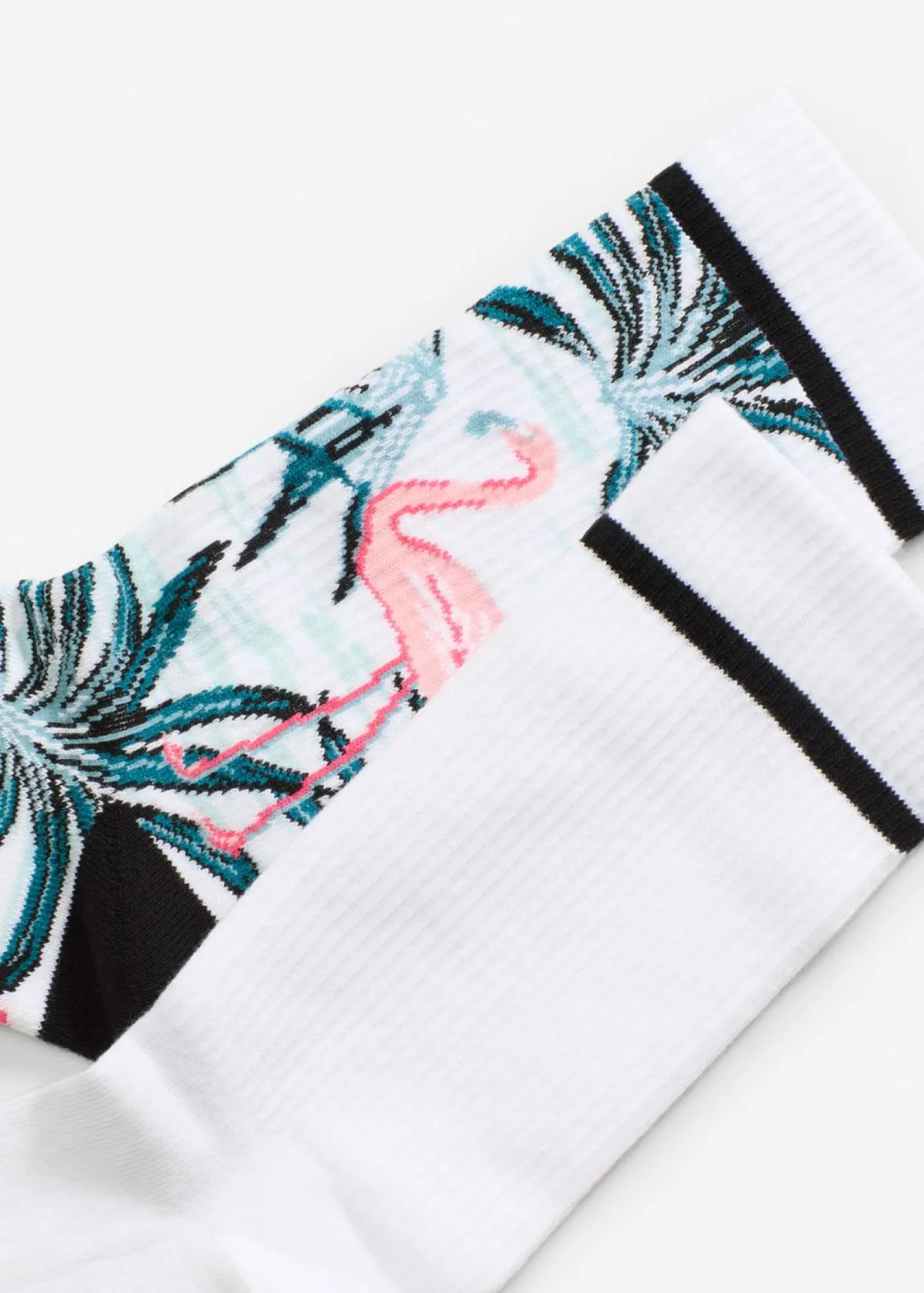 bonprix bonprix Calcetines deportivos con algodón orgánico y felpa en la suela (2 pares) blanco-azul bondi-rosa paraíso-negro-rosa pálido-verde botella-topacio Outlet