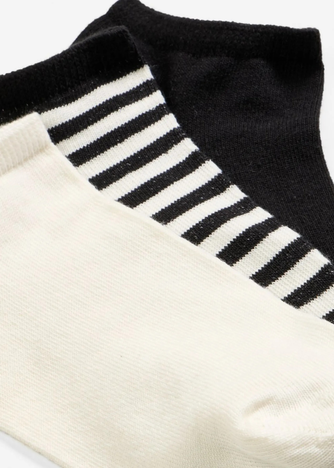 bonprix bonprix Calcetines deportivos de algodón orgánico (6 pares) Negro-blanco lana Clearance