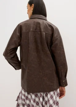 bonprix bonprix Camisa de piel sintética con efecto desgastado Marrón oscuro New