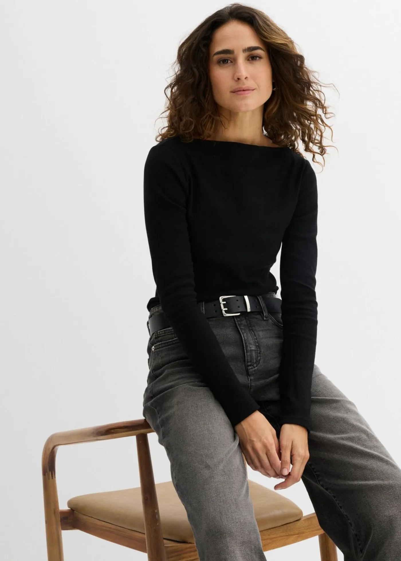 bonprix bonprix Camiseta ajustada de canalé Negro Outlet