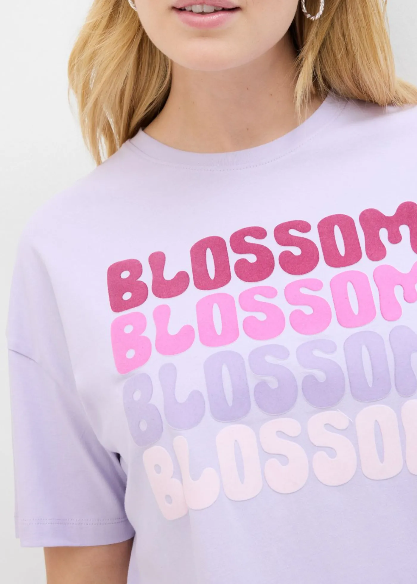bonprix bonprix Camiseta boxy oversize de algodón orgánico Lila pastel estampado Clearance