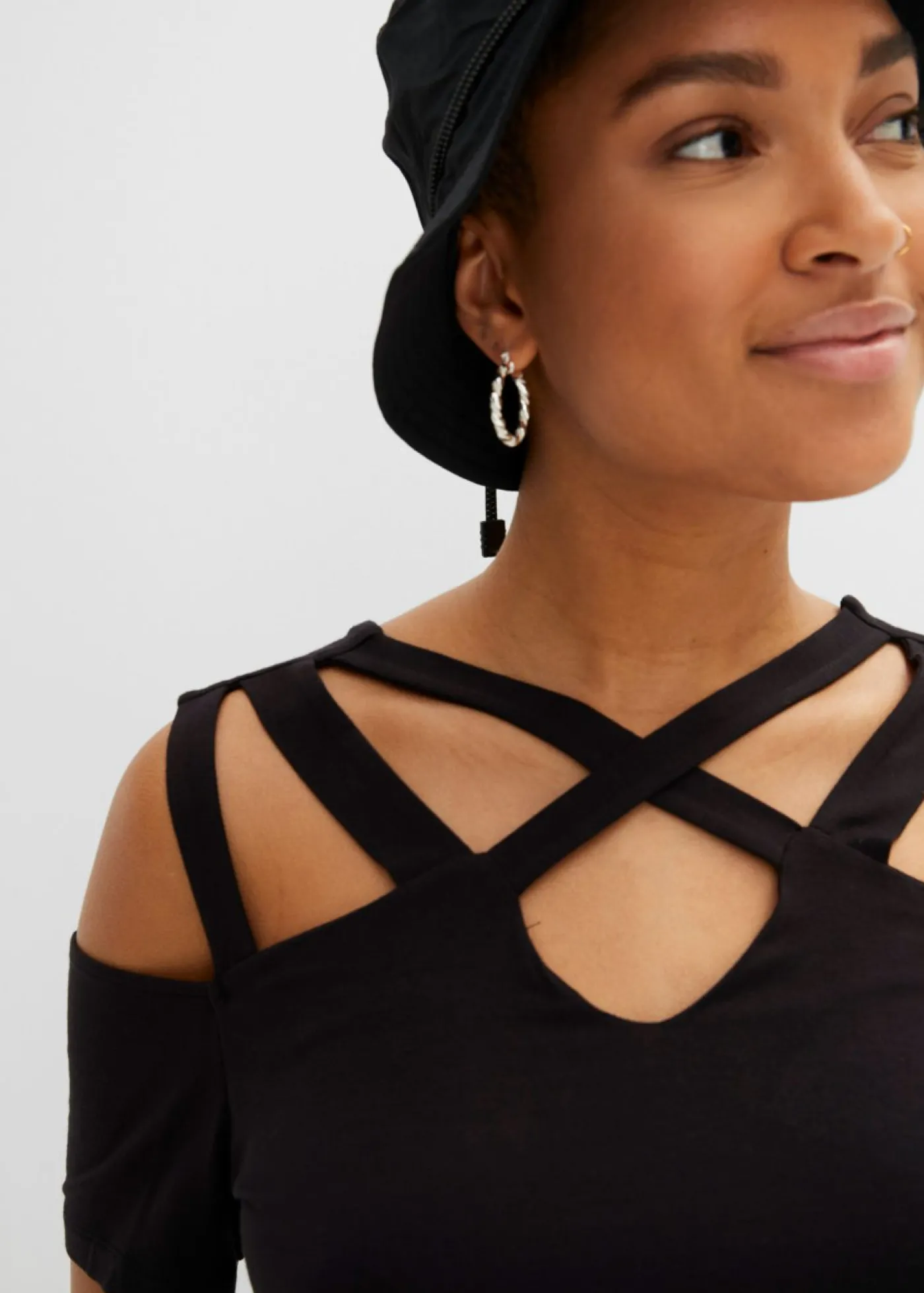 bonprix bonprix Camiseta con aberturas Negro