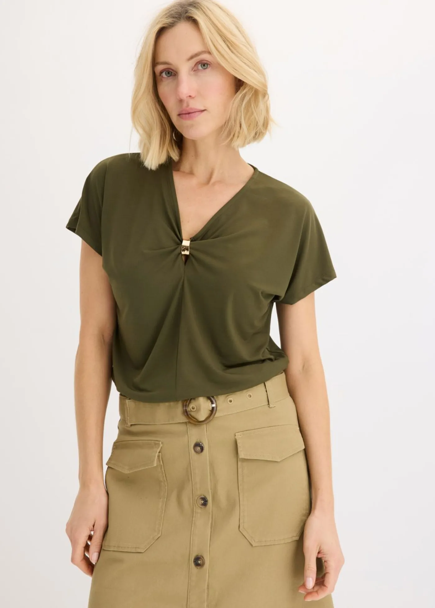 bonprix bonprix Camiseta con anillo decorativo Verde oliva oscuro Discount