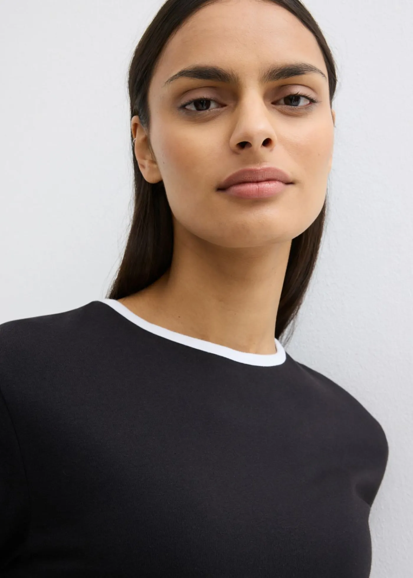 bonprix bonprix Camiseta con detalle de contraste Negro Clearance