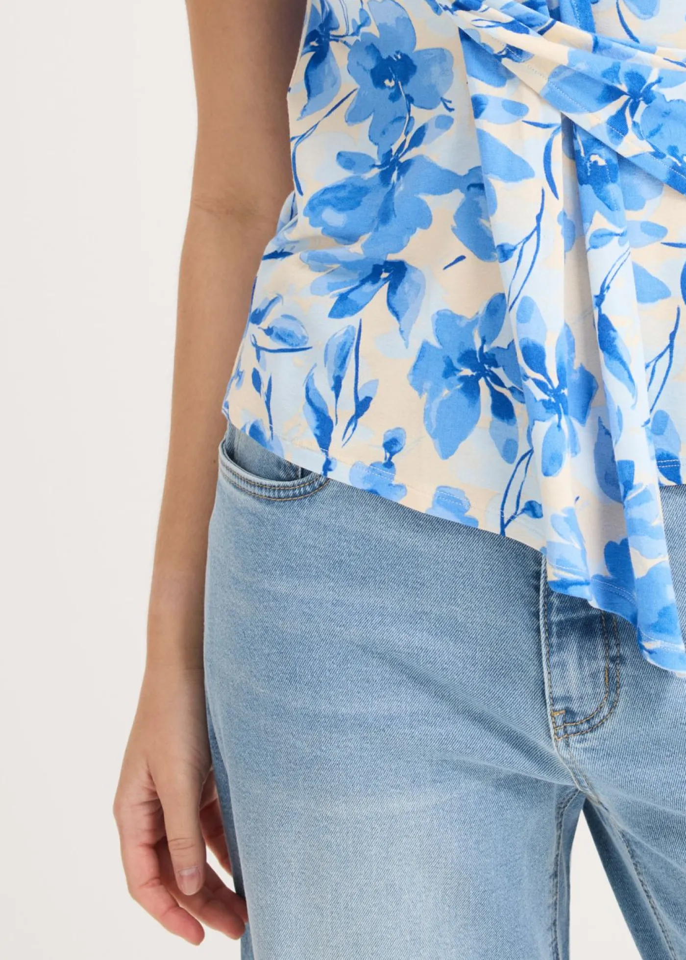 bonprix bonprix Camiseta con detalle de nudo Azul con flores Sale