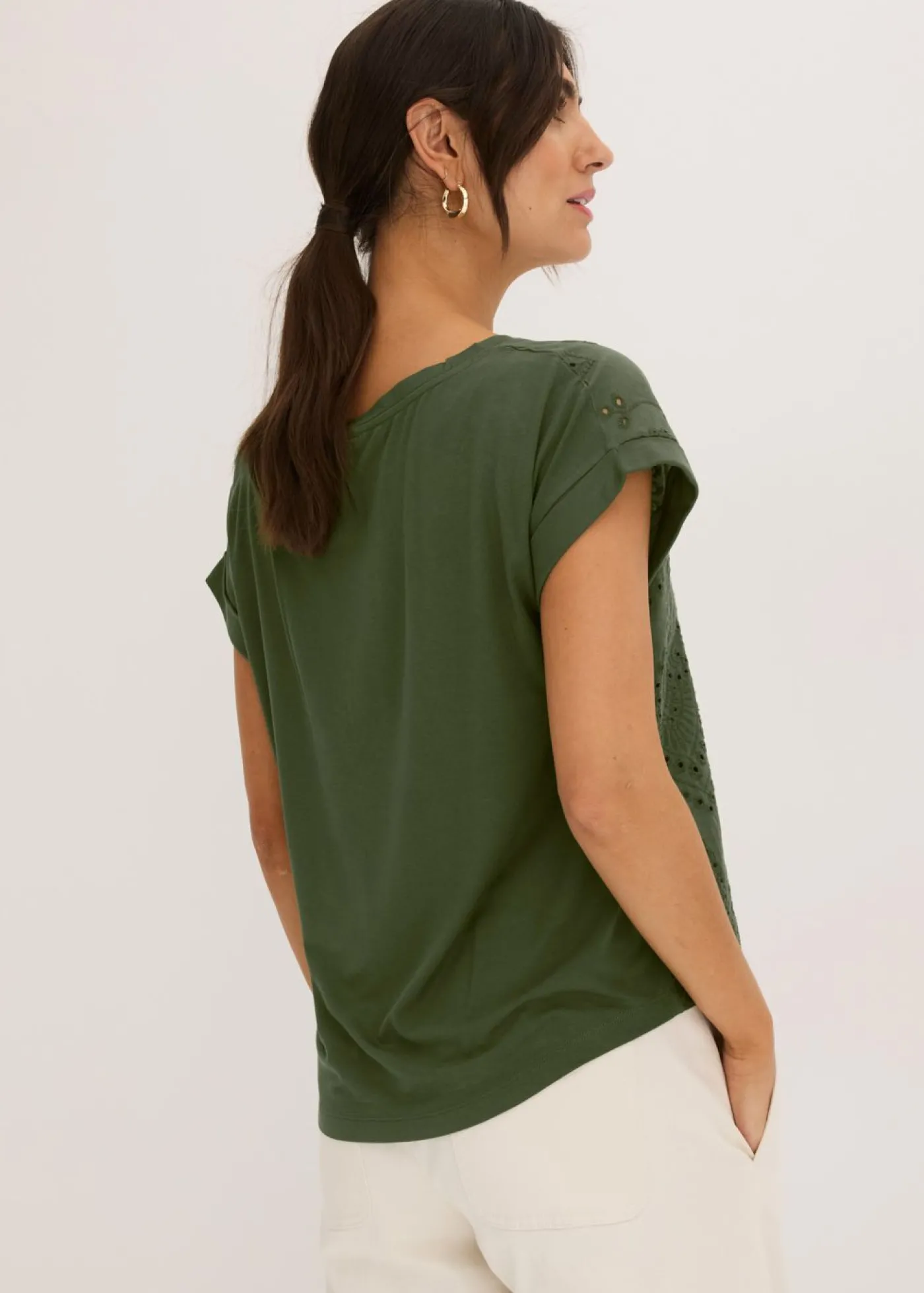 bonprix bonprix Camiseta con encaje calado caqui oscuro
